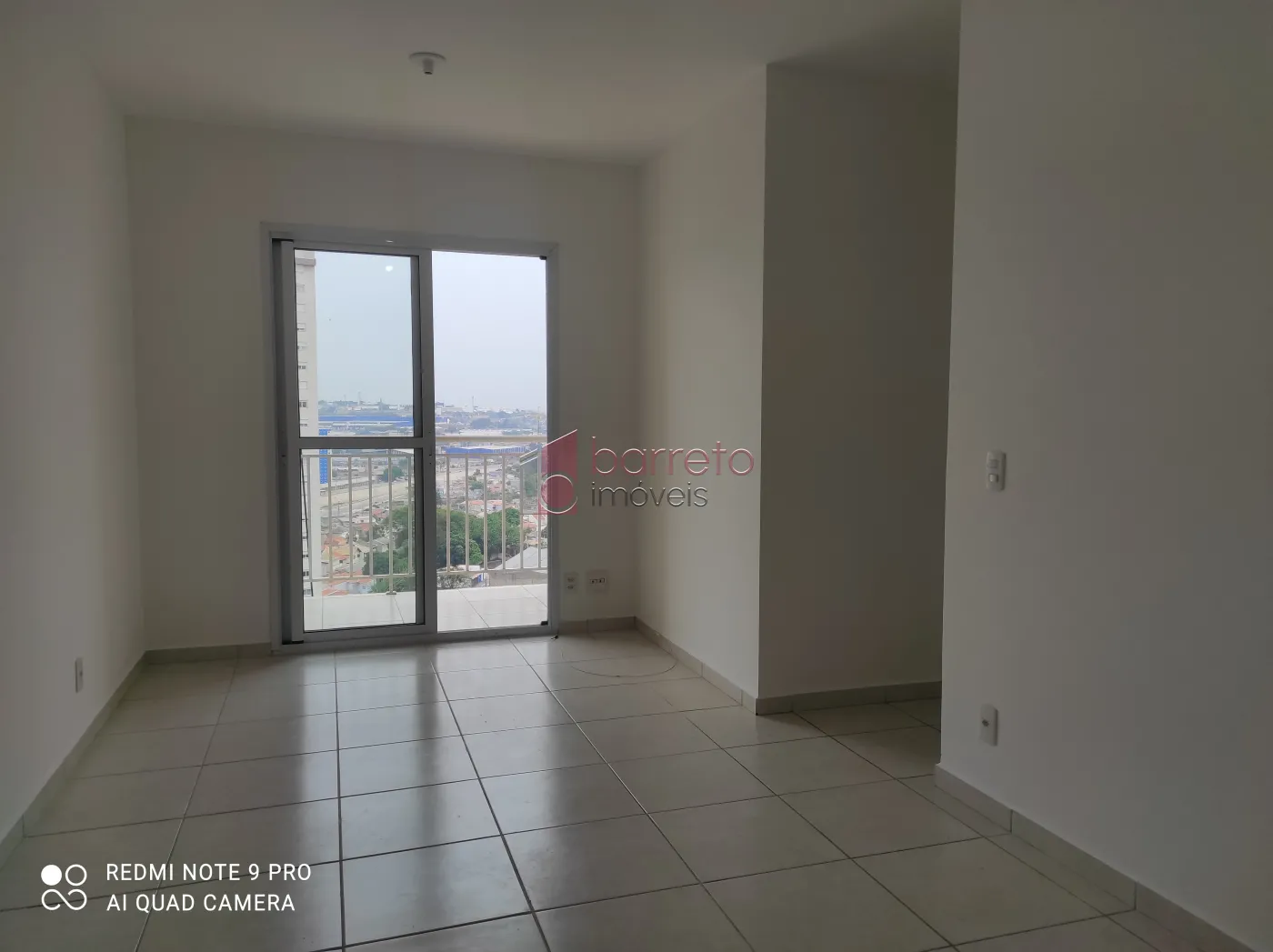 Alugar Apartamento / Padrão em Jundiaí R$ 2.400,00 - Foto 1