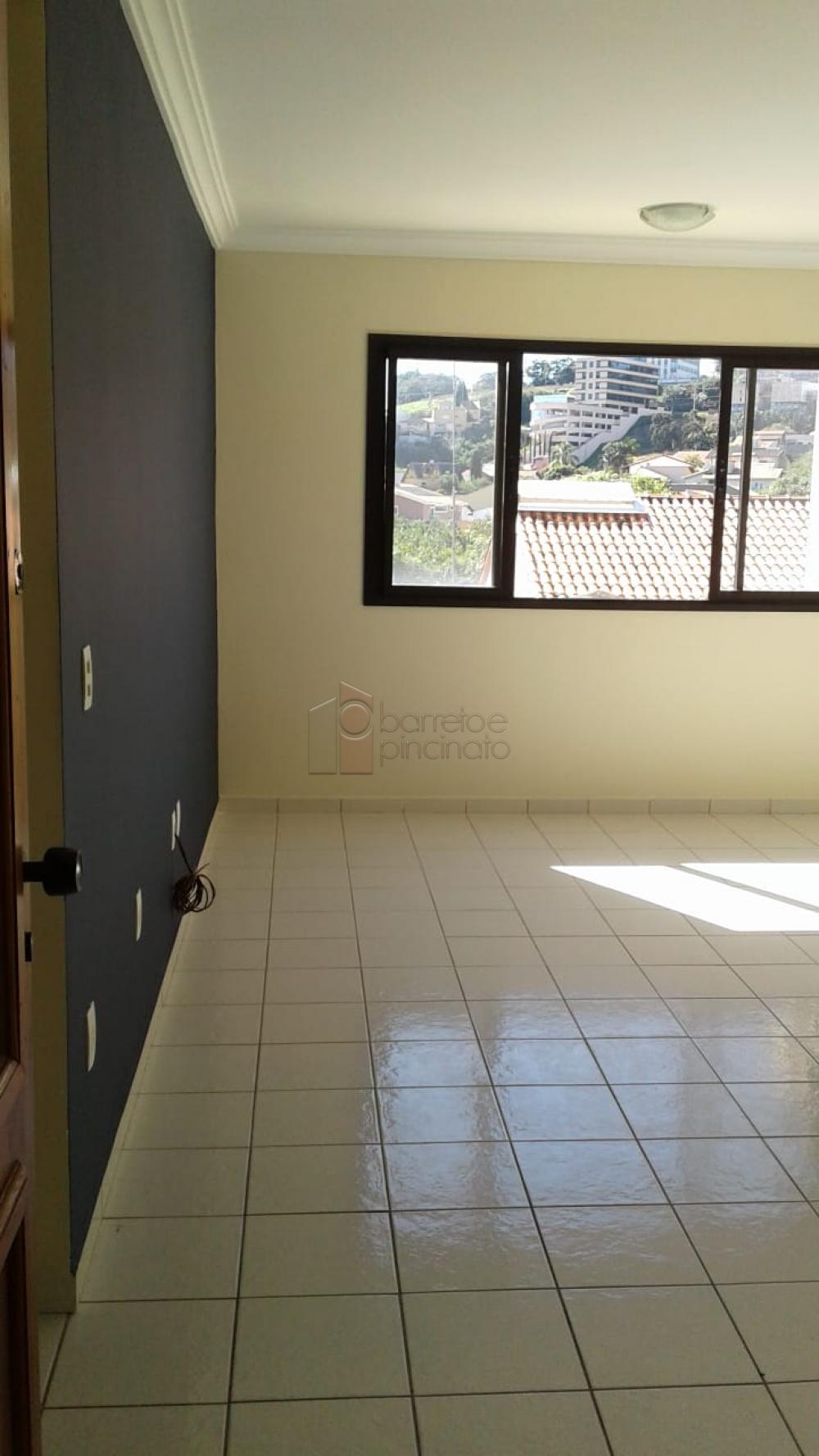 Alugar Apartamento / Padrão em Jundiaí R$ 2.000,00 - Foto 1