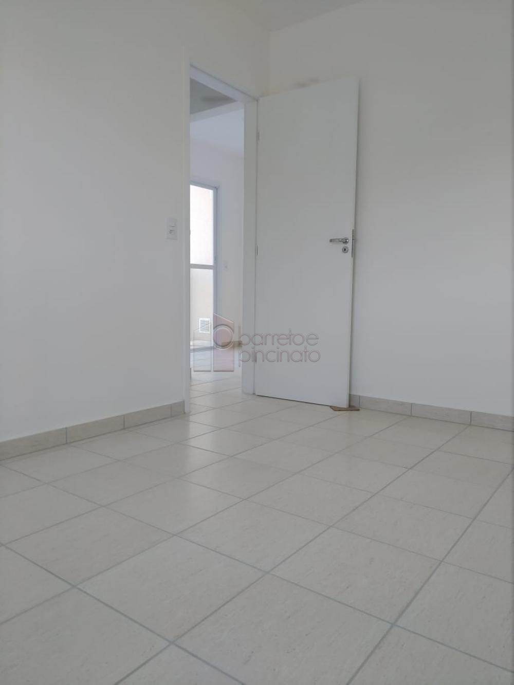 Alugar Apartamento / Padrão em Várzea Paulista R$ 1.500,00 - Foto 2