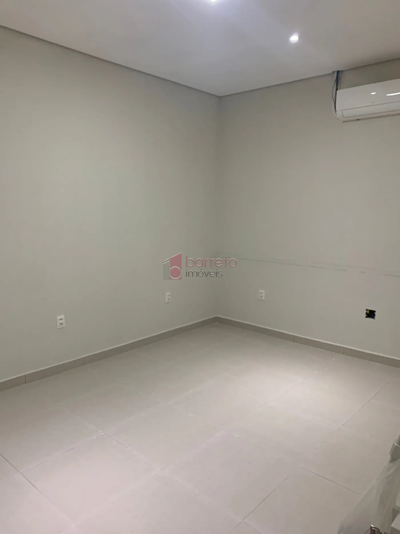 Alugar Comercial / Sala Comercial (sem cond.) em Jundiaí R$ 1.300,00 - Foto 1