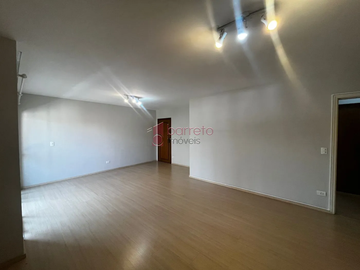 Alugar Apartamento / Padrão em Jundiaí R$ 2.800,00 - Foto 2