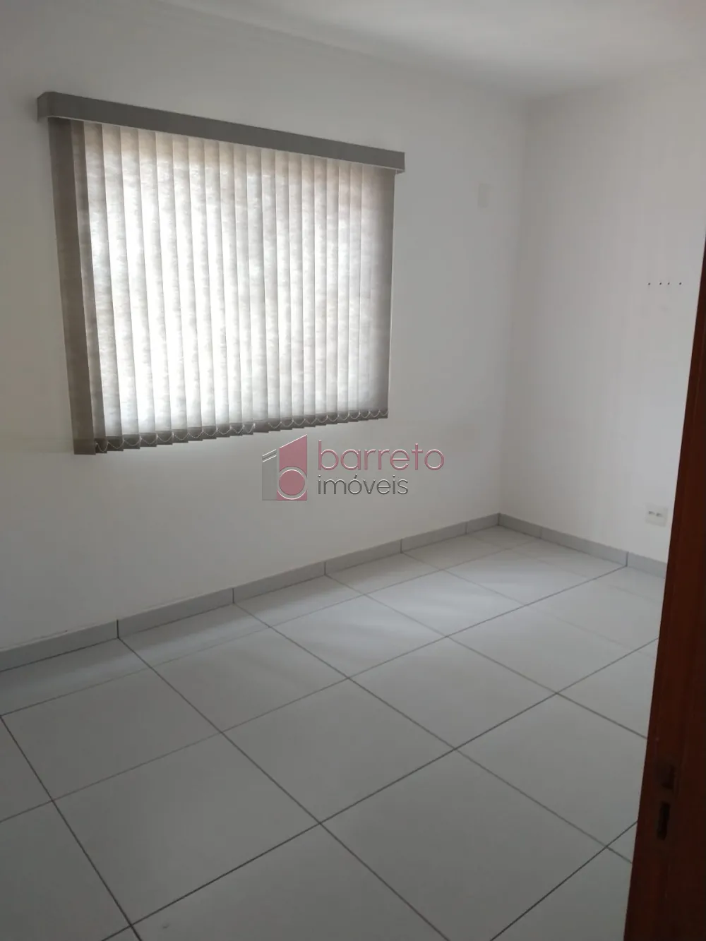 Alugar Comercial / Sala Comercial (sem cond.) em Várzea Paulista R$ 2.500,00 - Foto 5