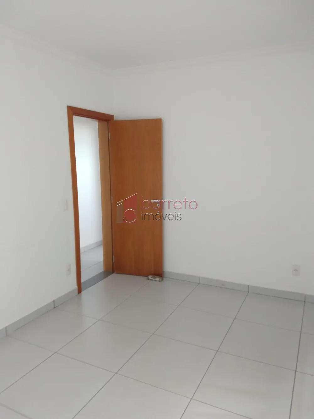 Alugar Comercial / Sala Comercial (sem cond.) em Várzea Paulista R$ 2.500,00 - Foto 6