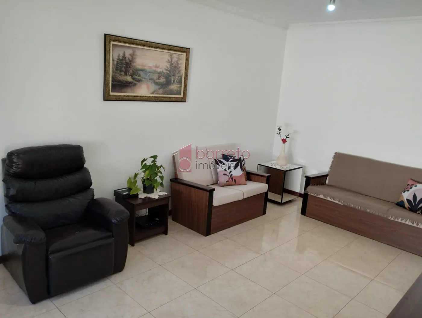 Comprar Casa / Padrão em Jundiaí R$ 798.000,00 - Foto 2