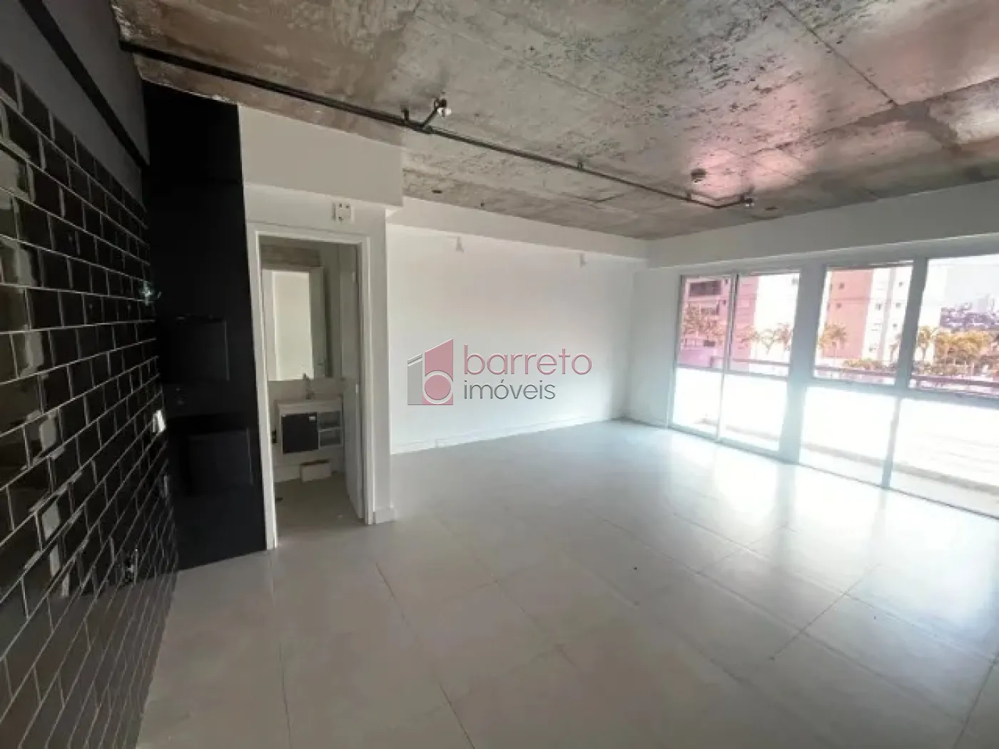 Alugar Comercial / Sala em Condomínio em Jundiaí R$ 1.600,00 - Foto 3