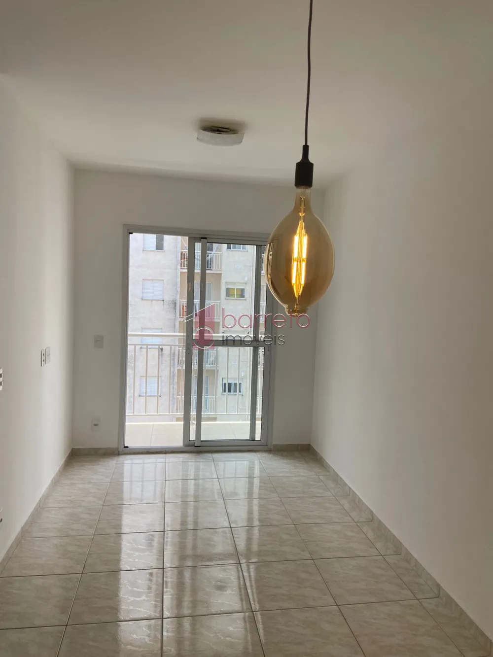 Alugar Apartamento / Padrão em Jundiaí R$ 1.900,00 - Foto 2