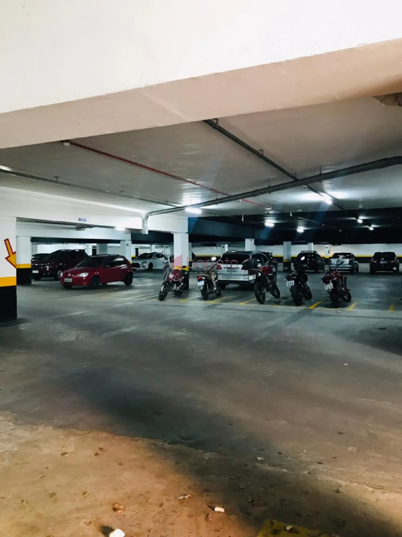 Alugar Comercial / Ponto Comercial em Várzea Paulista R$ 15.000,00 - Foto 1