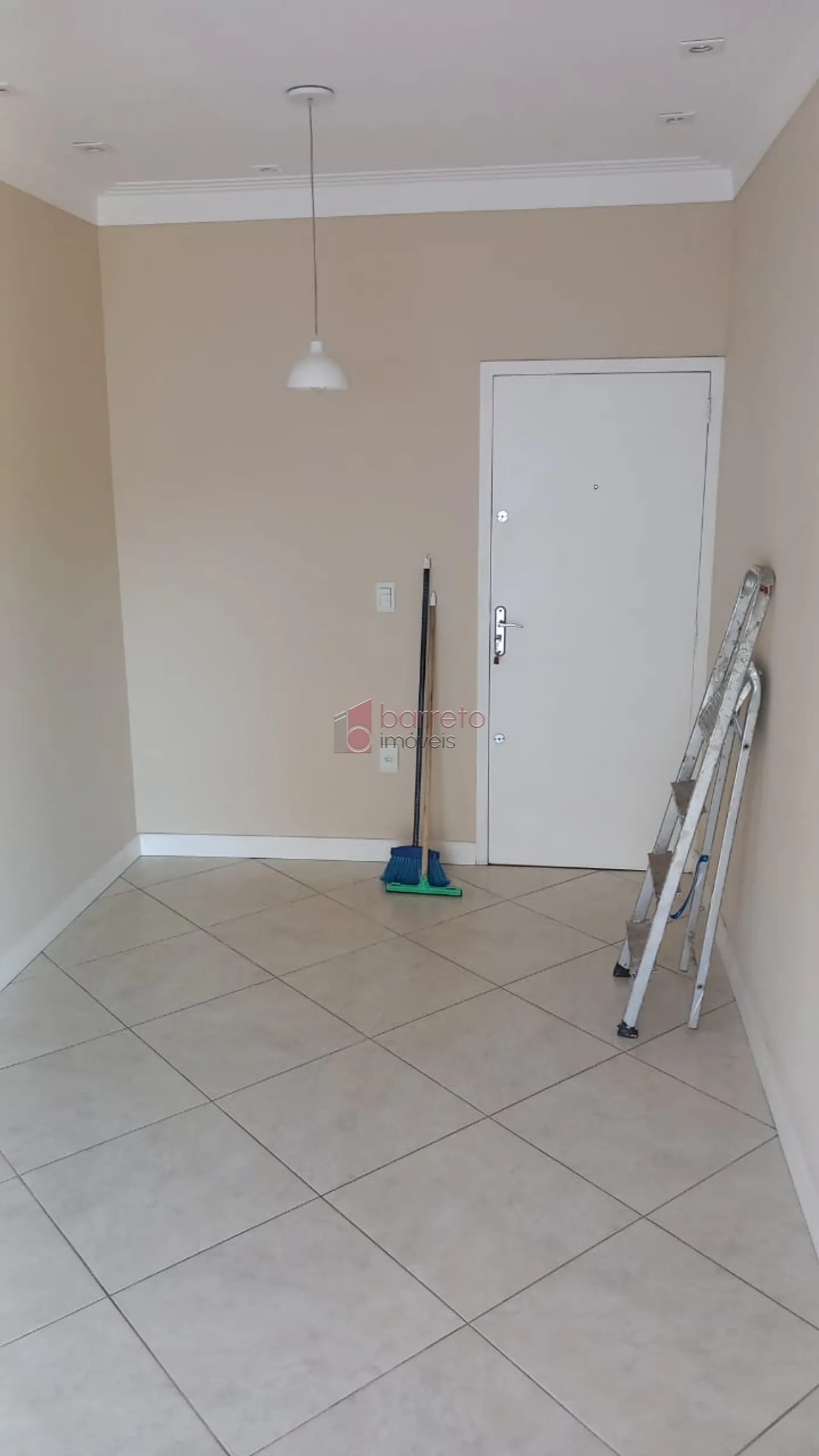 Comprar Apartamento / Padrão em Jundiaí R$ 350.000,00 - Foto 1