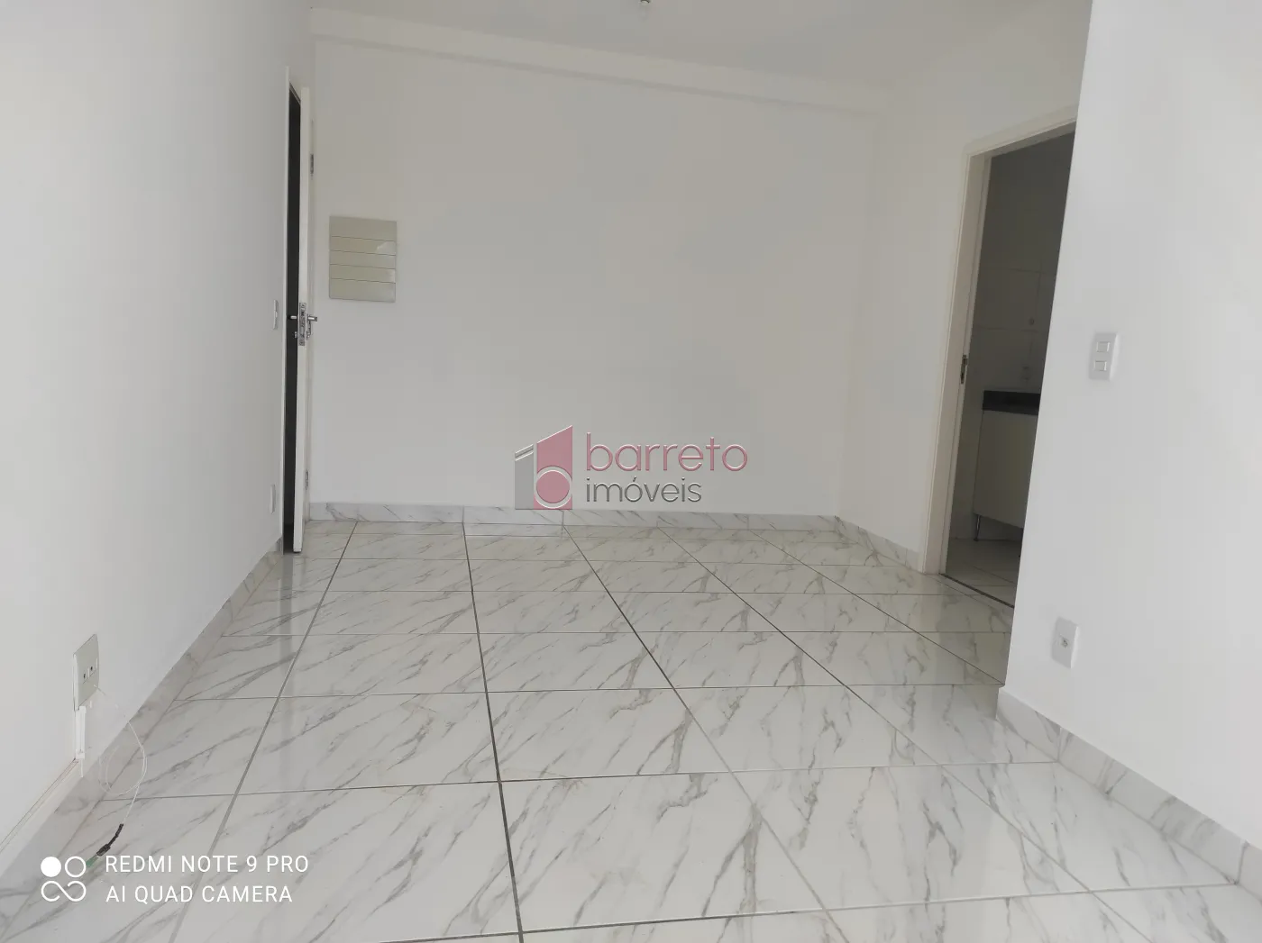 Alugar Apartamento / Padrão em Jundiaí R$ 1.800,00 - Foto 2