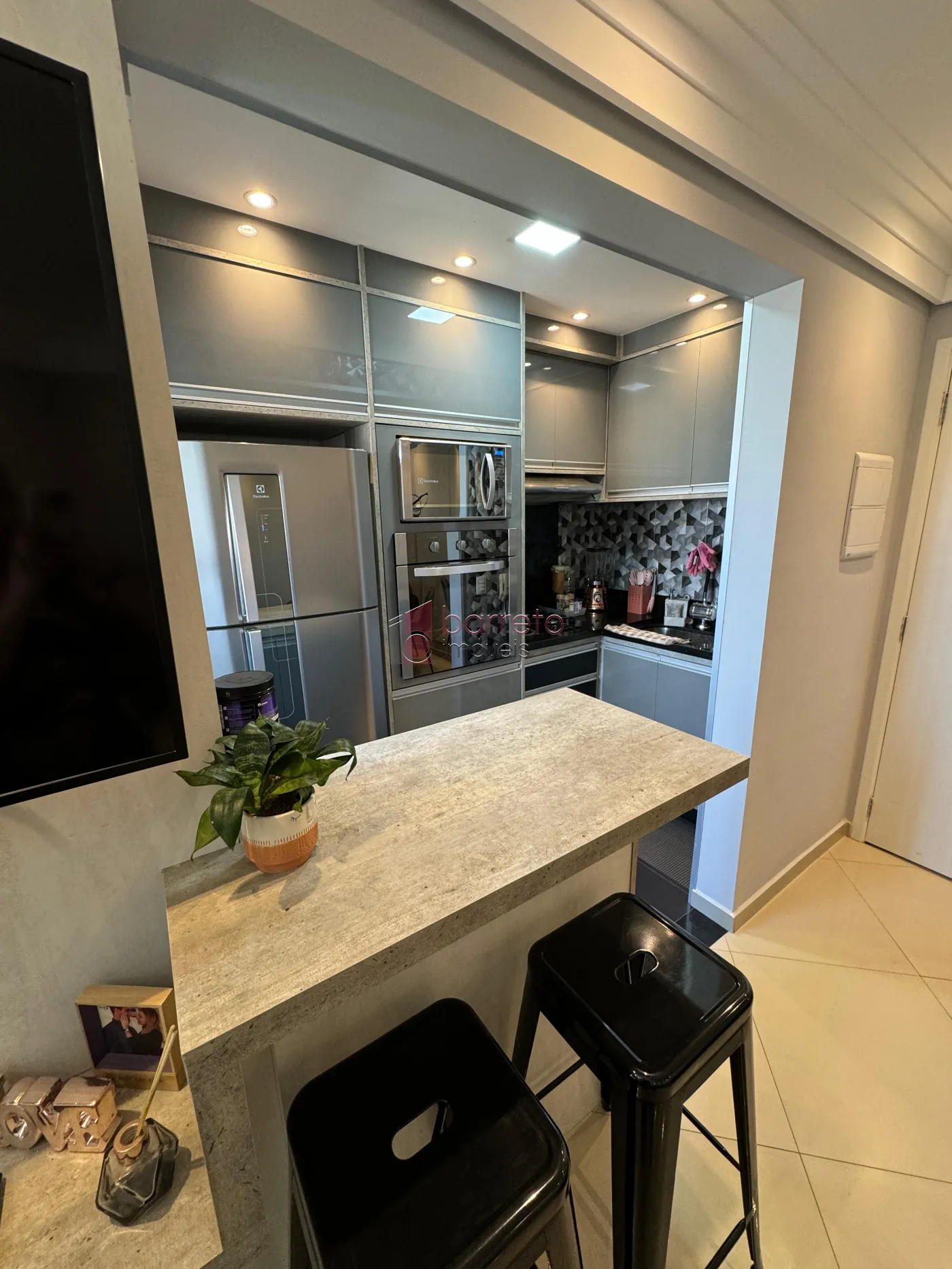 Alugar Apartamento / Padrão em Jundiaí R$ 2.200,00 - Foto 2