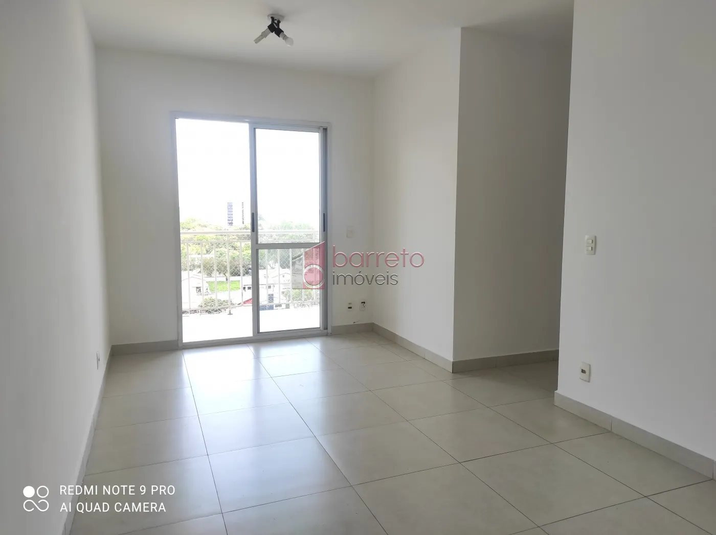 Alugar Apartamento / Padrão em Jundiaí R$ 2.400,00 - Foto 1