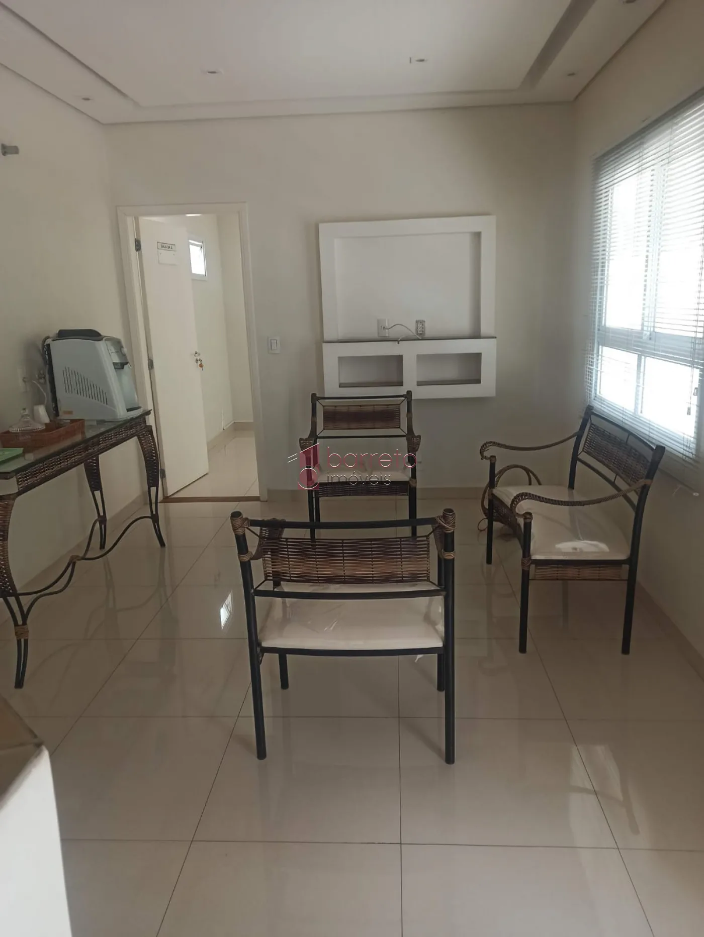 Alugar Comercial / Sala Comercial (sem cond.) em Jundiaí R$ 1.087,00 - Foto 2