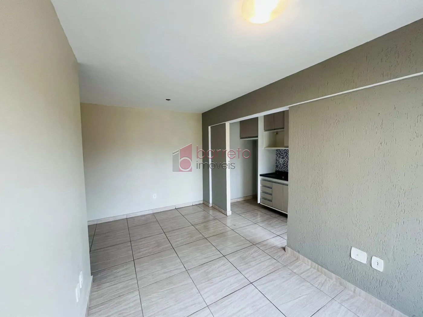 Alugar Apartamento / Padrão em Várzea Paulista R$ 1.400,00 - Foto 2