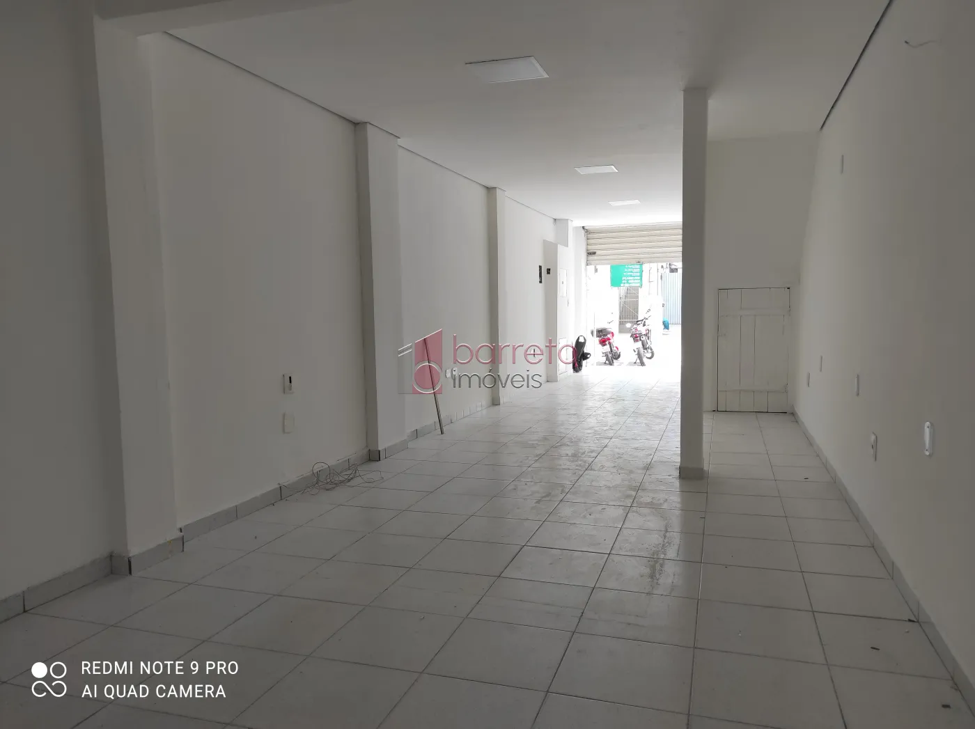 Alugar Comercial / Salão (sem cond.) em Jundiaí R$ 3.500,00 - Foto 2