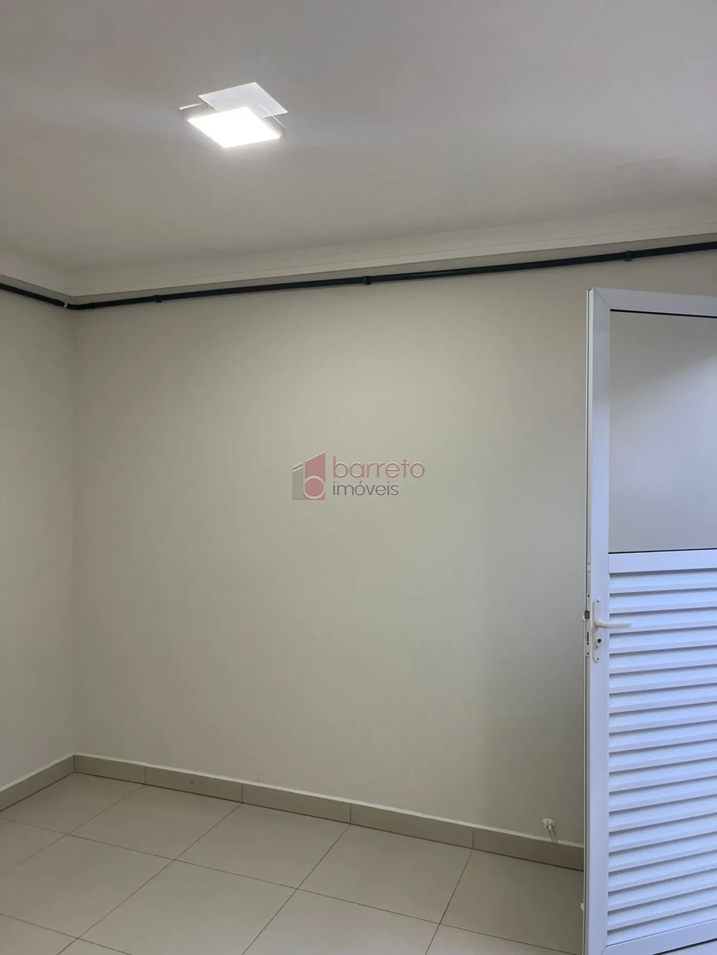 Alugar Comercial / Sala Comercial (sem cond.) em Jundiaí R$ 1.100,00 - Foto 4