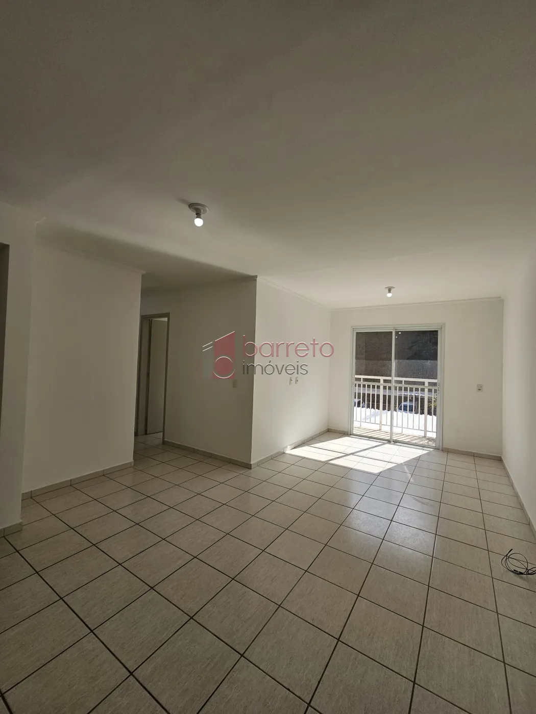 Alugar Apartamento / Padrão em Várzea Paulista R$ 2.000,00 - Foto 1