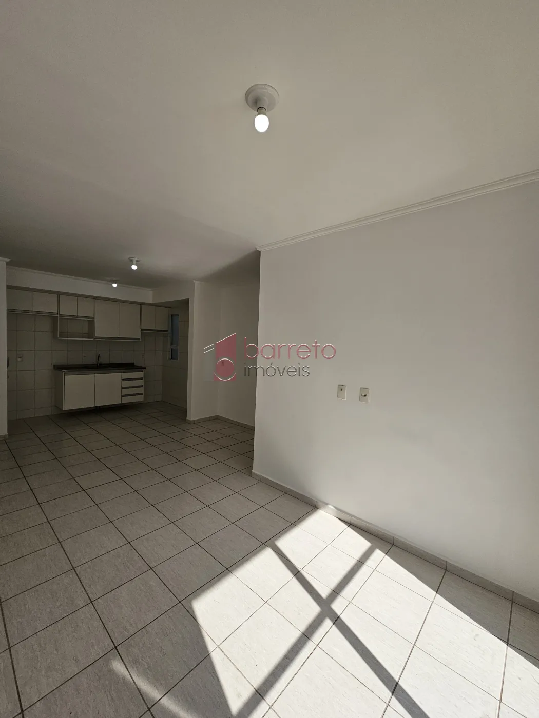 Alugar Apartamento / Padrão em Várzea Paulista R$ 2.000,00 - Foto 2