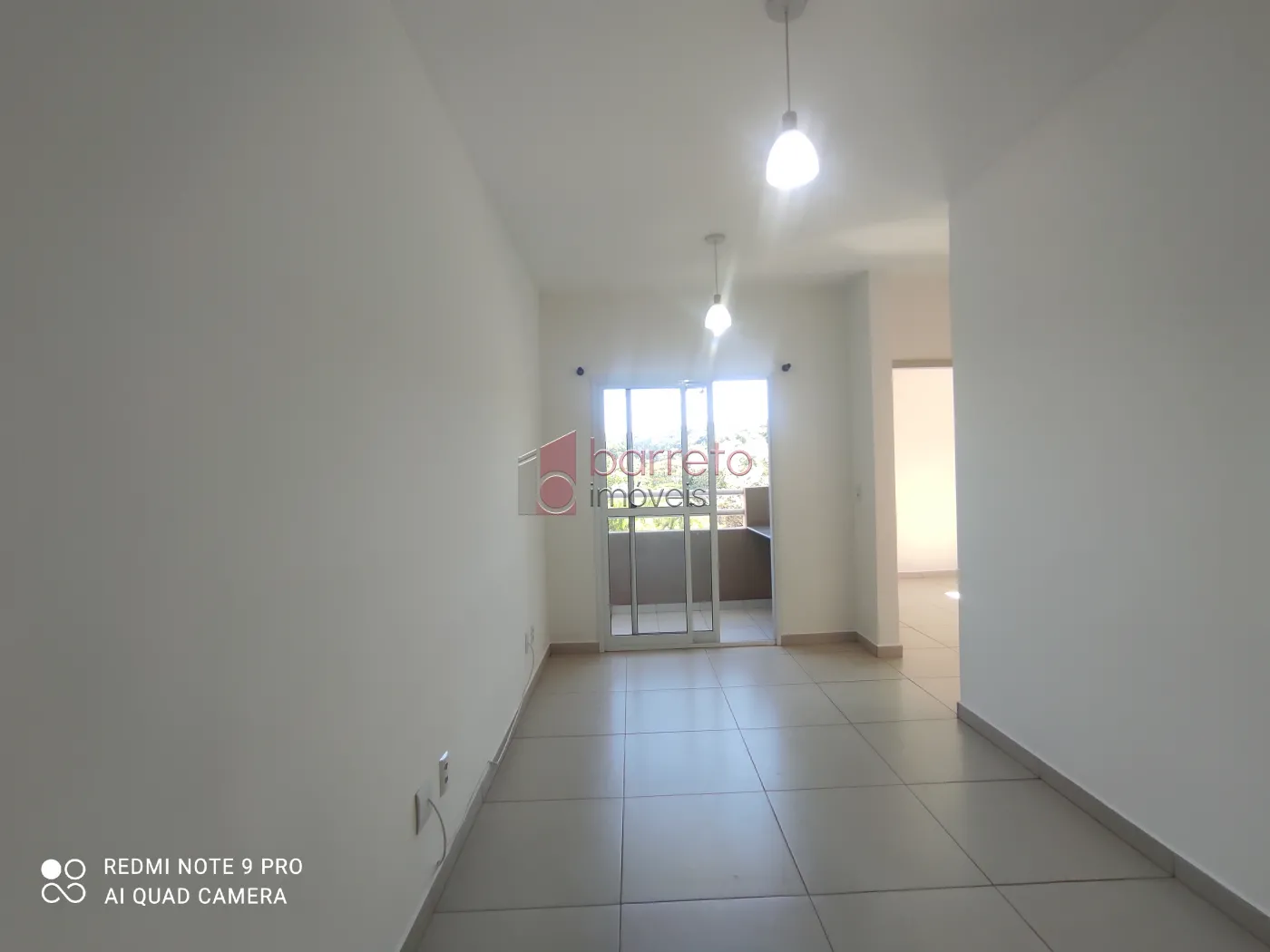 Alugar Apartamento / Padrão em Jundiaí R$ 1.600,00 - Foto 1