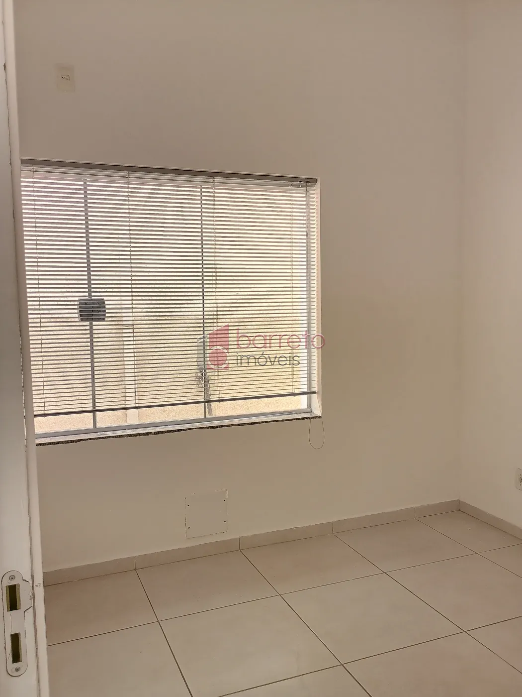 Alugar Comercial / Sala Comercial (sem cond.) em Jundiaí R$ 1.400,00 - Foto 1