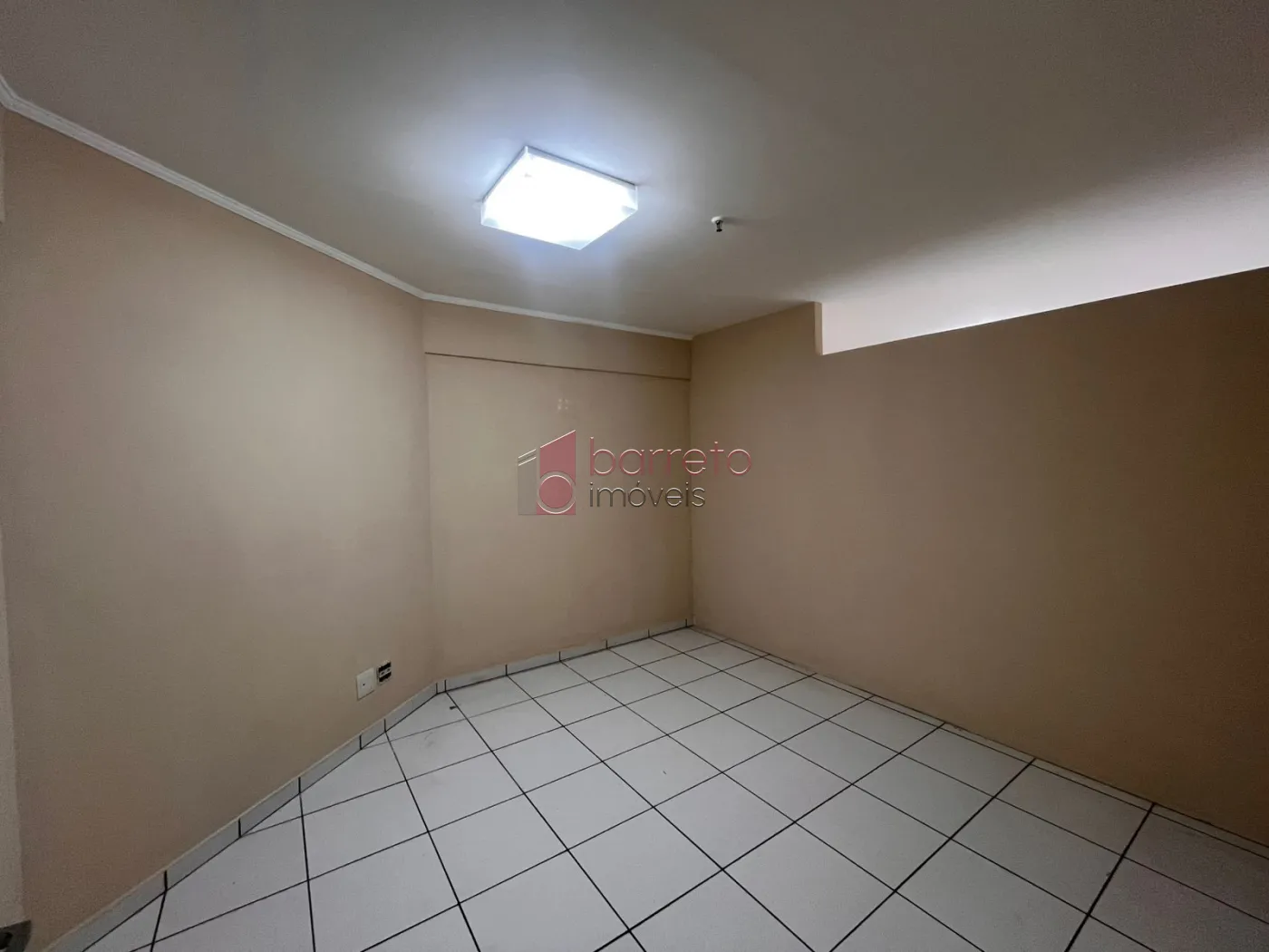 Alugar Comercial / Sala em Condomínio em Jundiaí R$ 2.100,00 - Foto 3