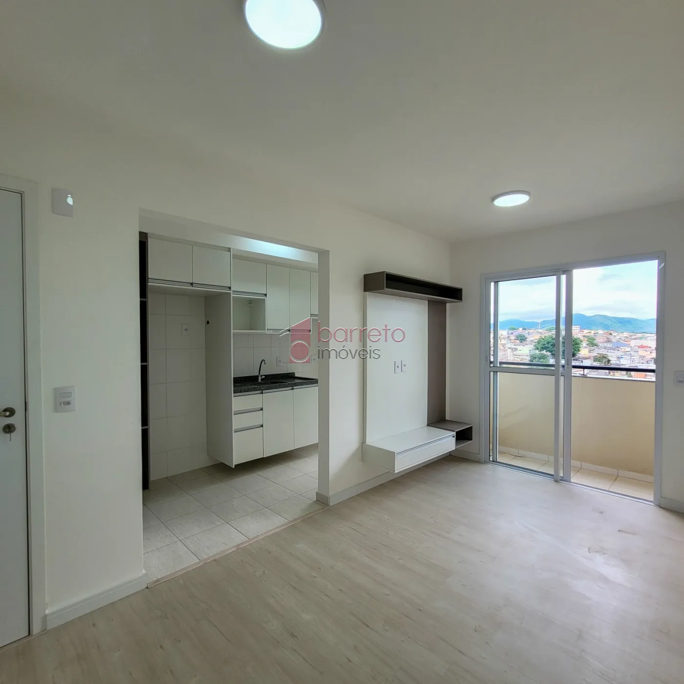 Alugar Apartamento / Padrão em Jundiaí R$ 2.000,00 - Foto 1