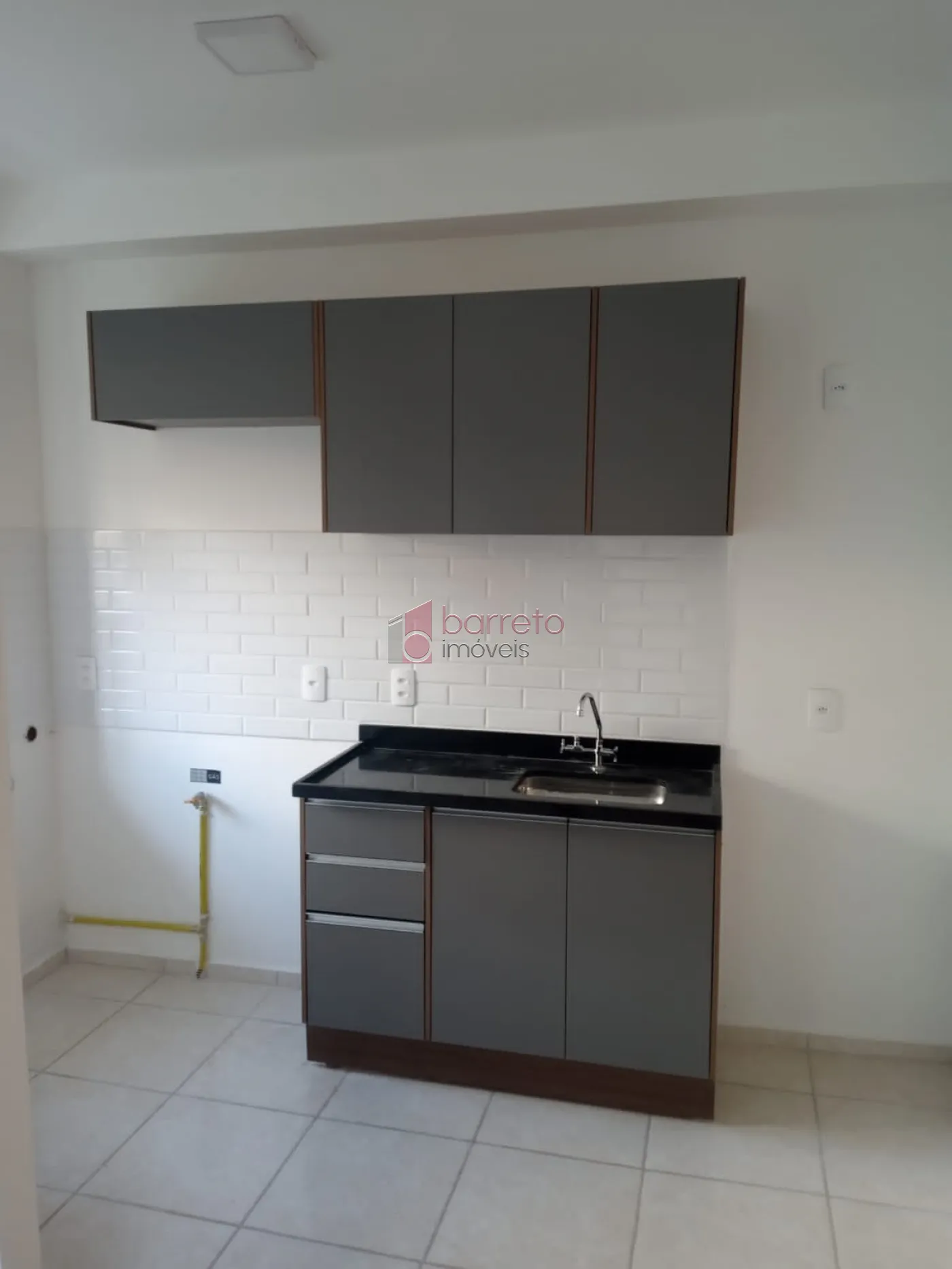 Alugar Apartamento / Térreo em Jundiaí R$ 2.300,00 - Foto 3