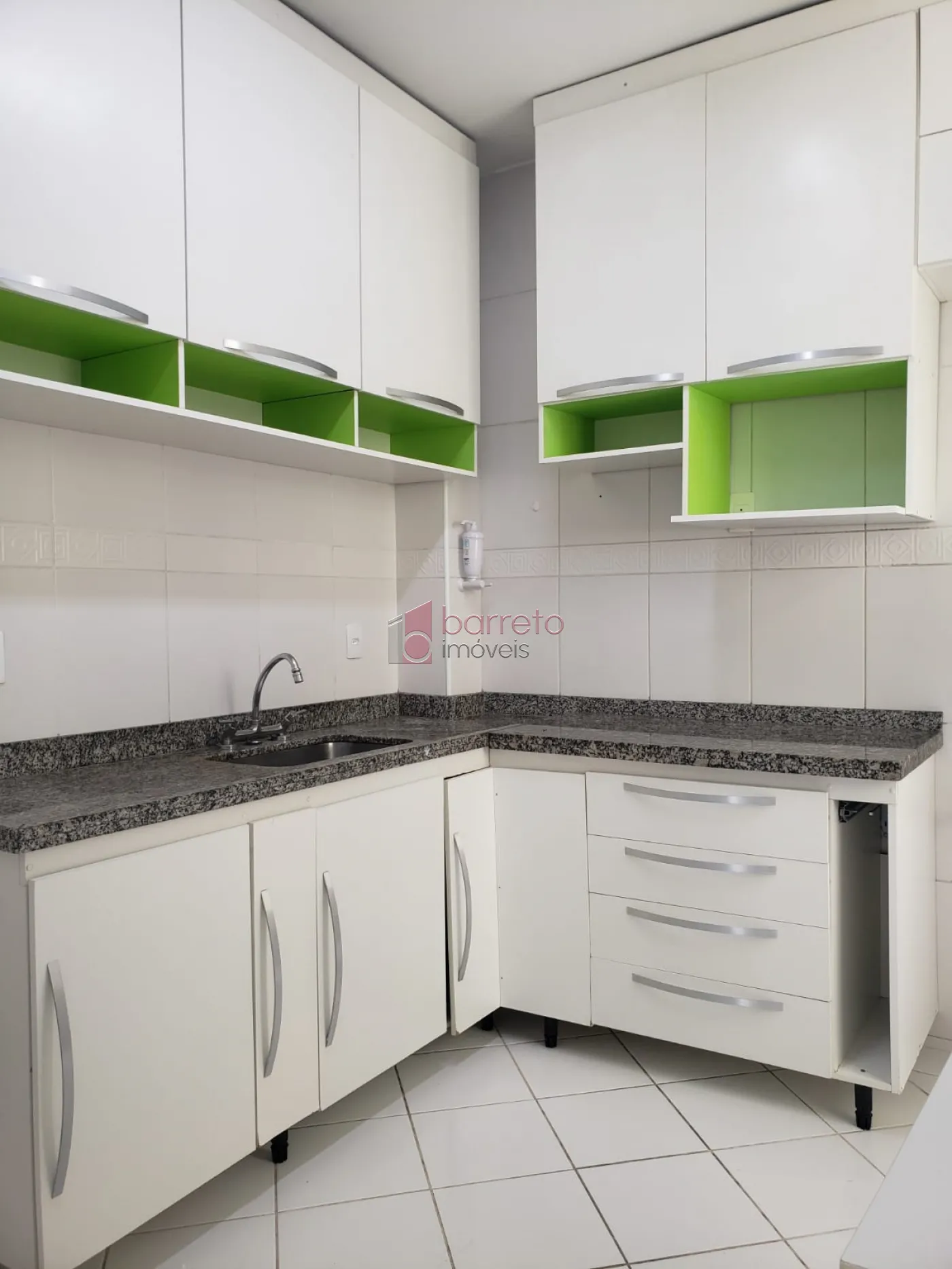 Comprar Apartamento / Padrão em Jundiaí R$ 350.000,00 - Foto 3