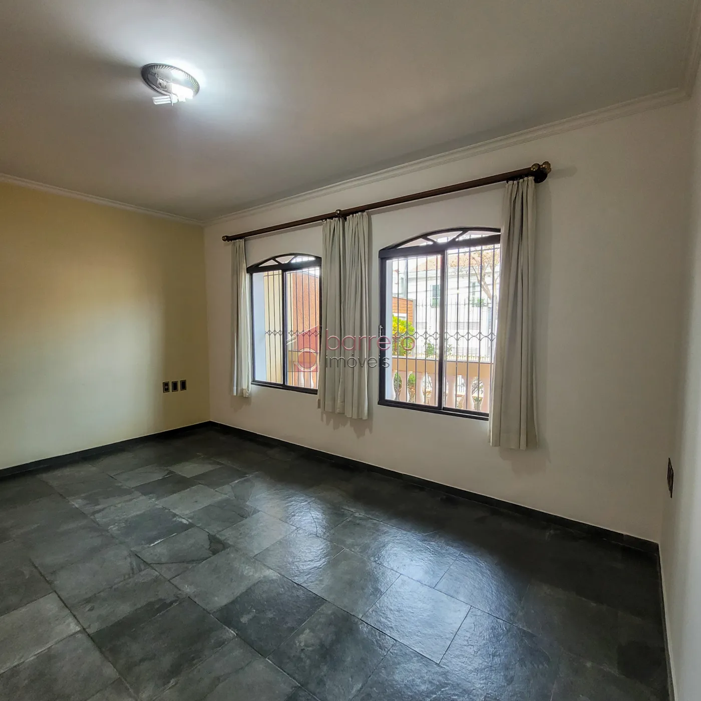 Comprar Casa / Térrea em Jundiaí R$ 850.000,00 - Foto 2