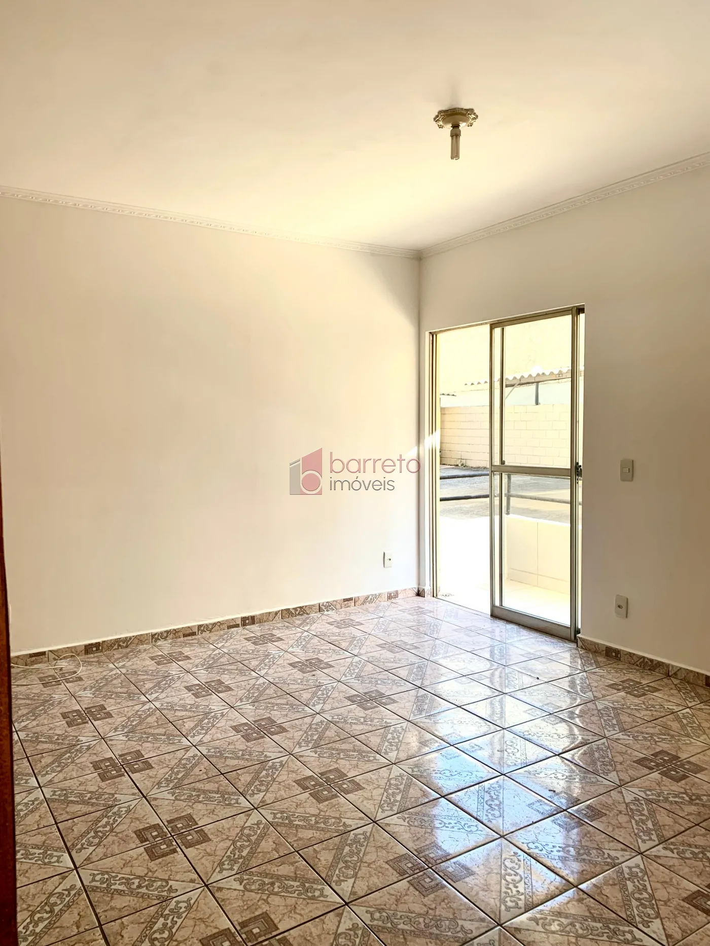 Comprar Apartamento / Padrão em Jundiaí R$ 299.000,00 - Foto 2