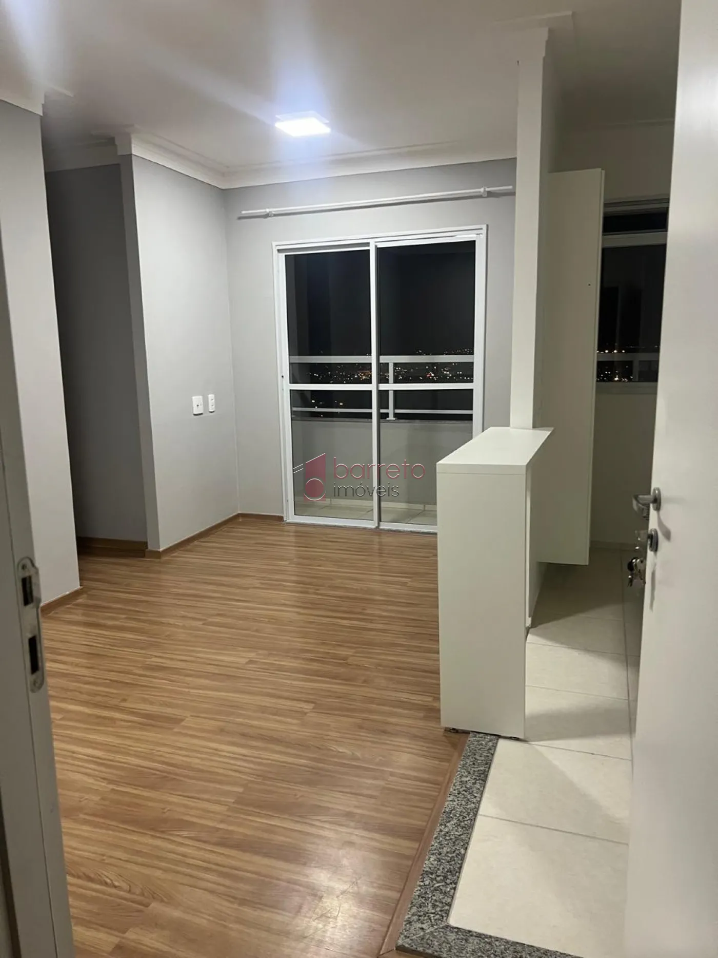 Alugar Apartamento / Padrão em Jundiaí R$ 2.500,00 - Foto 1