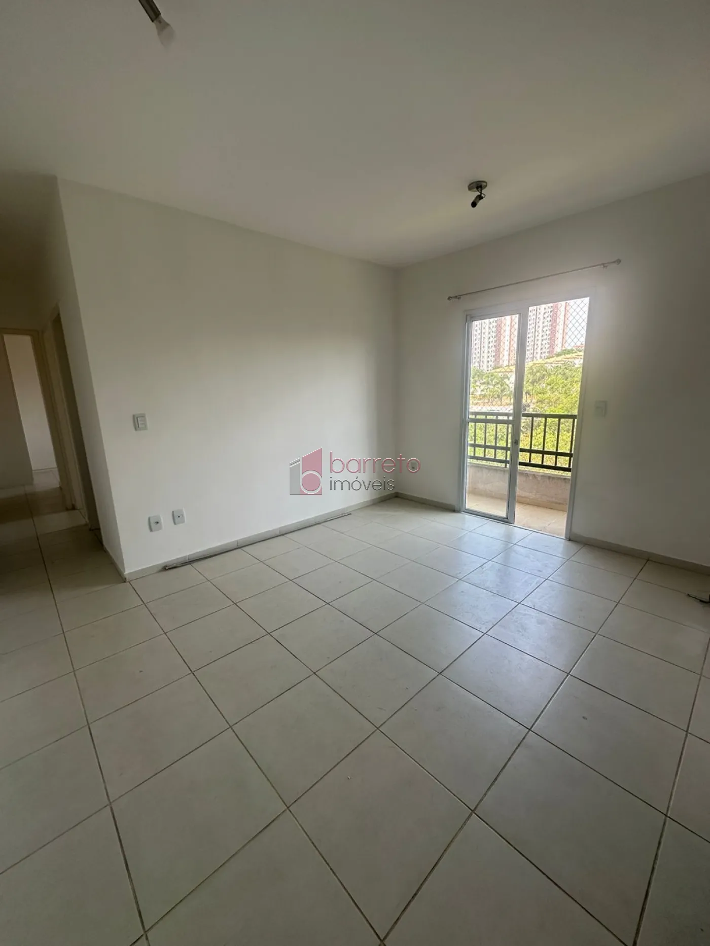 Alugar Apartamento / Padrão em Jundiaí R$ 1.600,00 - Foto 2