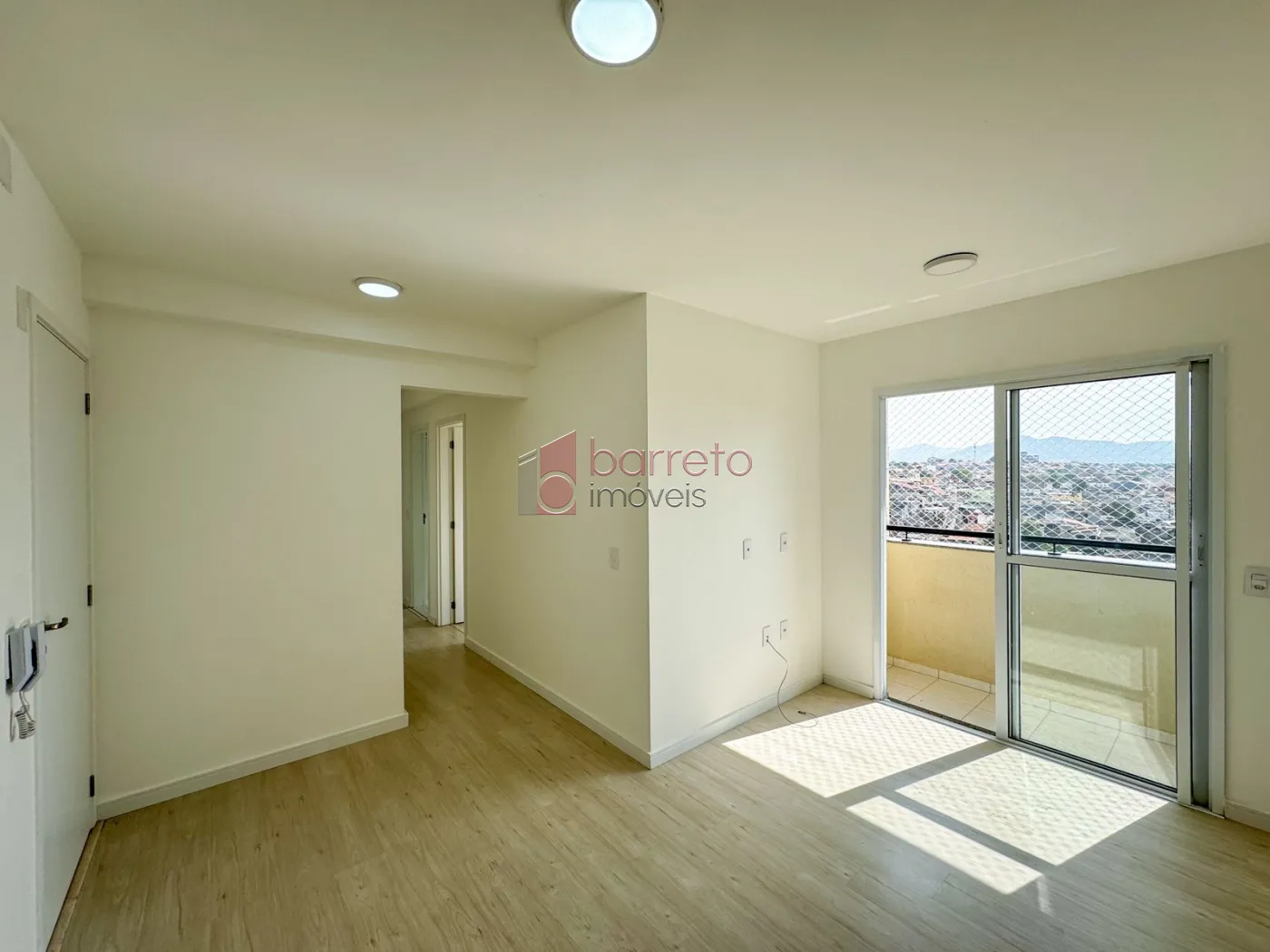 Comprar Apartamento / Padrão em Jundiaí R$ 365.000,00 - Foto 2