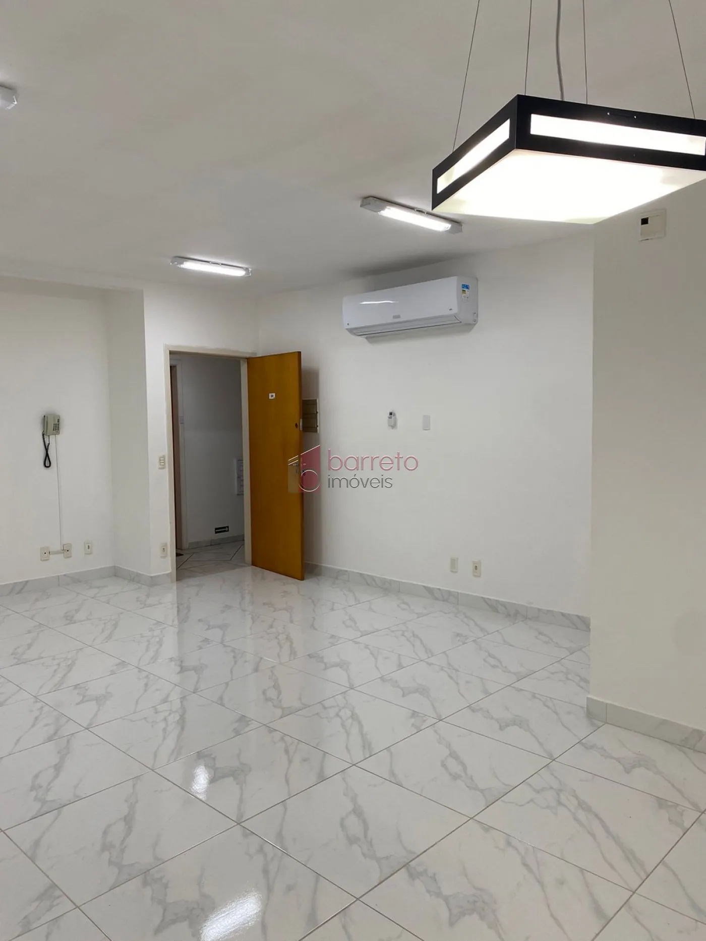 Alugar Comercial / Sala em Condomínio em Jundiaí R$ 1.750,00 - Foto 4