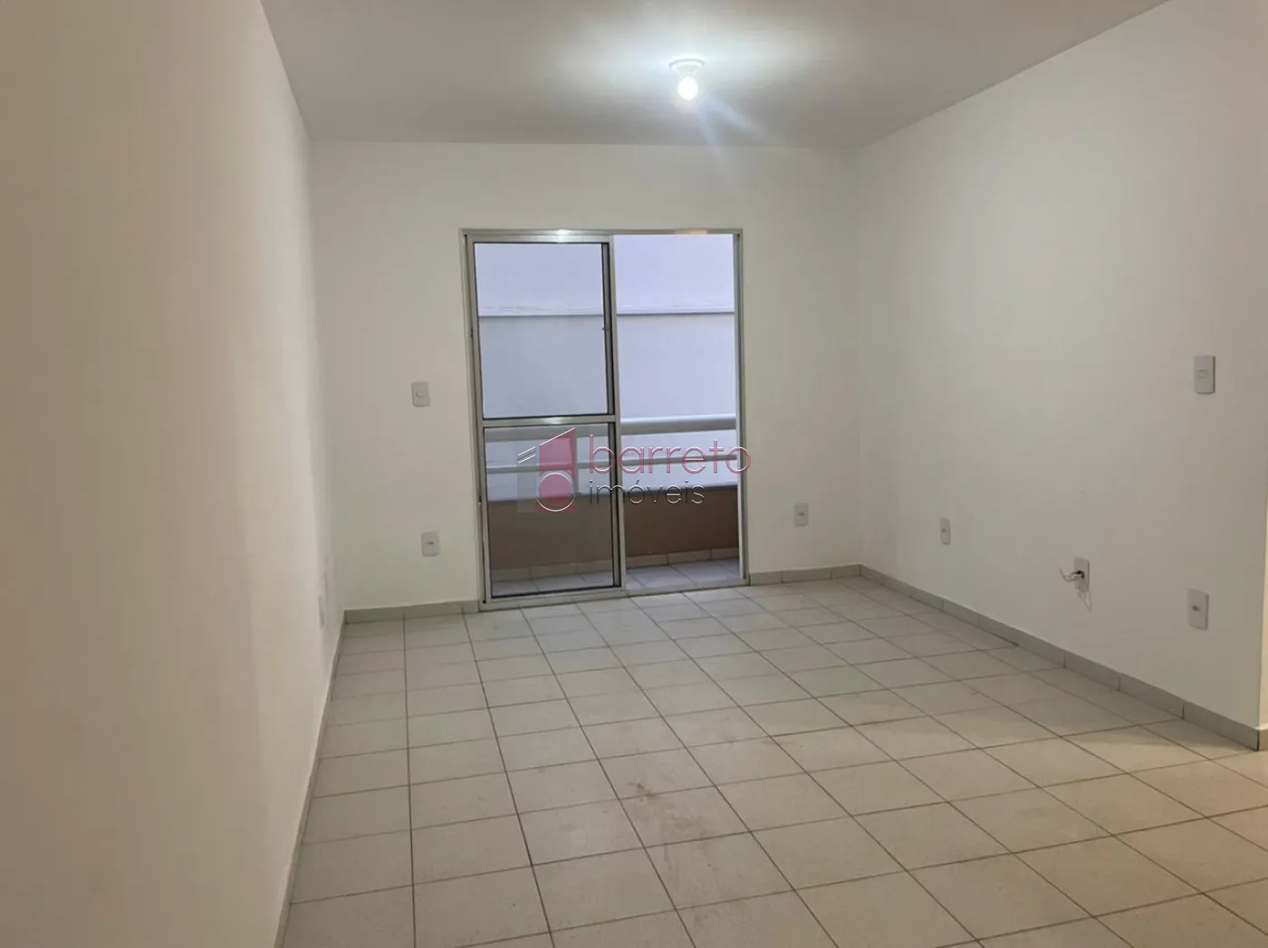 Comprar Apartamento / Padrão em Jundiaí R$ 300.000,00 - Foto 1