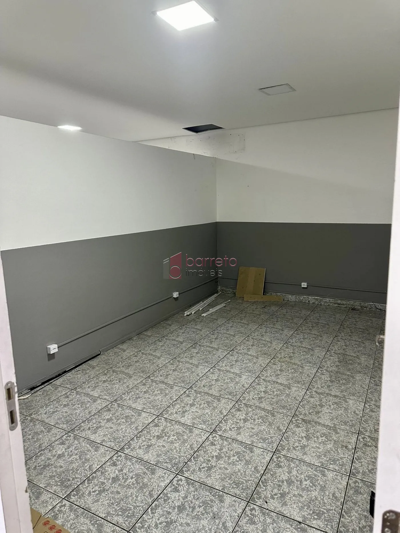 Alugar Comercial / Salão (sem cond.) em Jundiaí R$ 4.500,00 - Foto 2