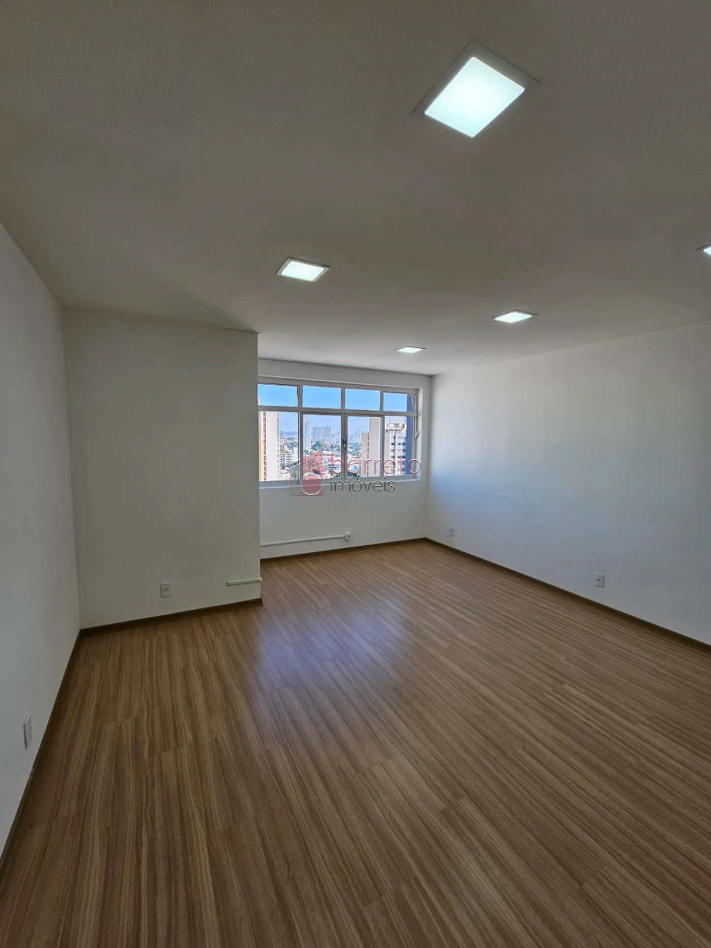 Alugar Comercial / Sala em Condomínio em Jundiaí R$ 2.000,00 - Foto 9