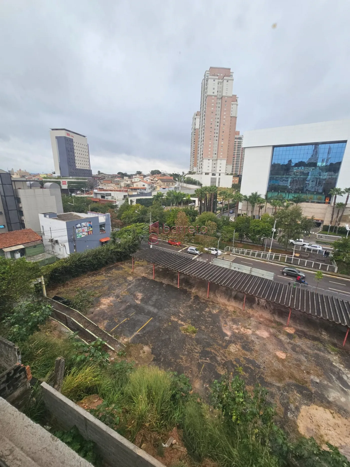 Comprar Comercial / Prédio em Jundiaí R$ 950.000,00 - Foto 14