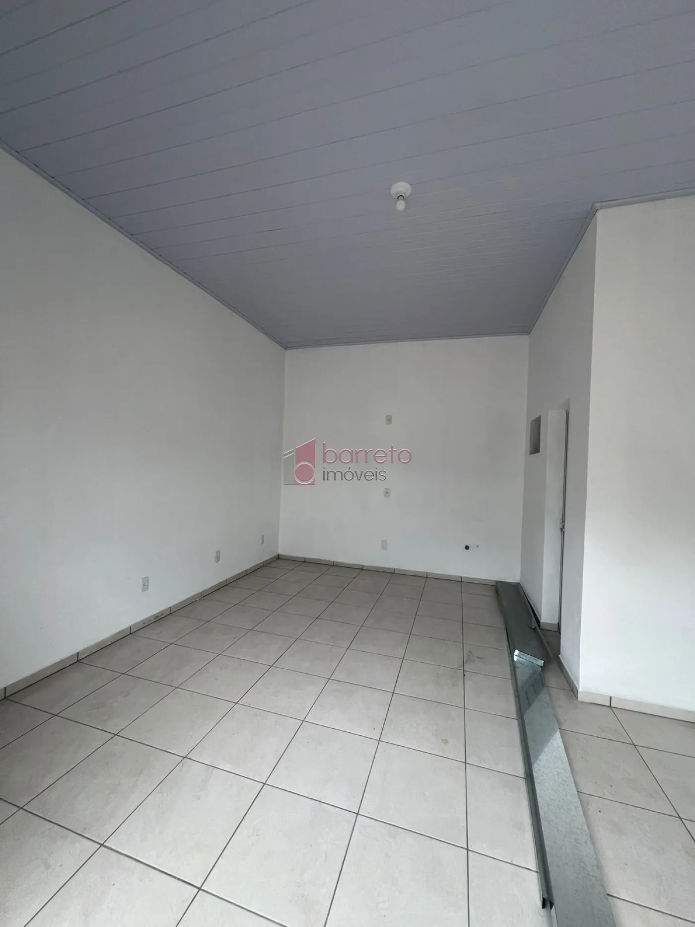 Alugar Comercial / Salão (sem cond.) em Jundiaí R$ 1.300,00 - Foto 2