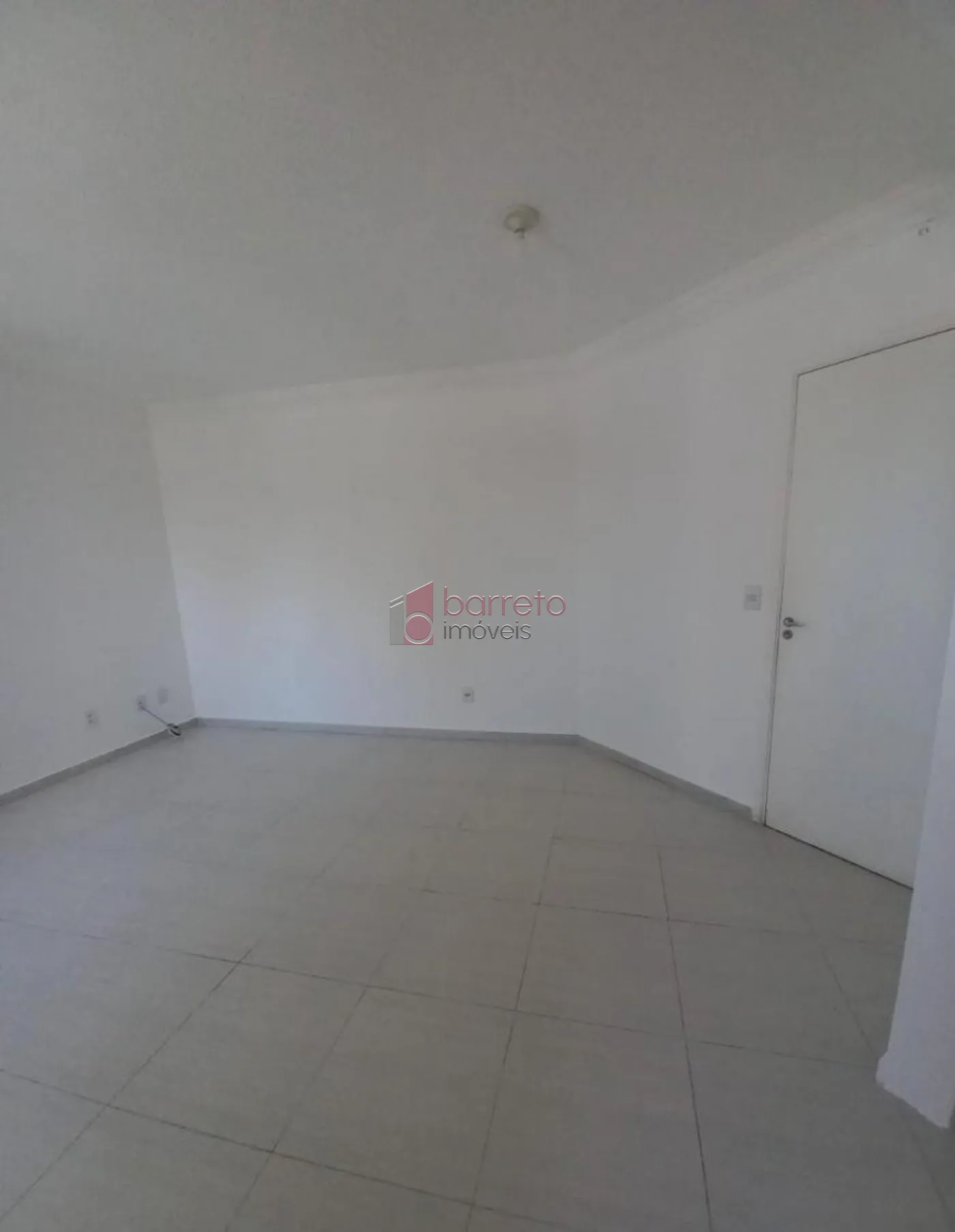 Comprar Apartamento / Padrão em Jundiaí R$ 270.000,00 - Foto 2