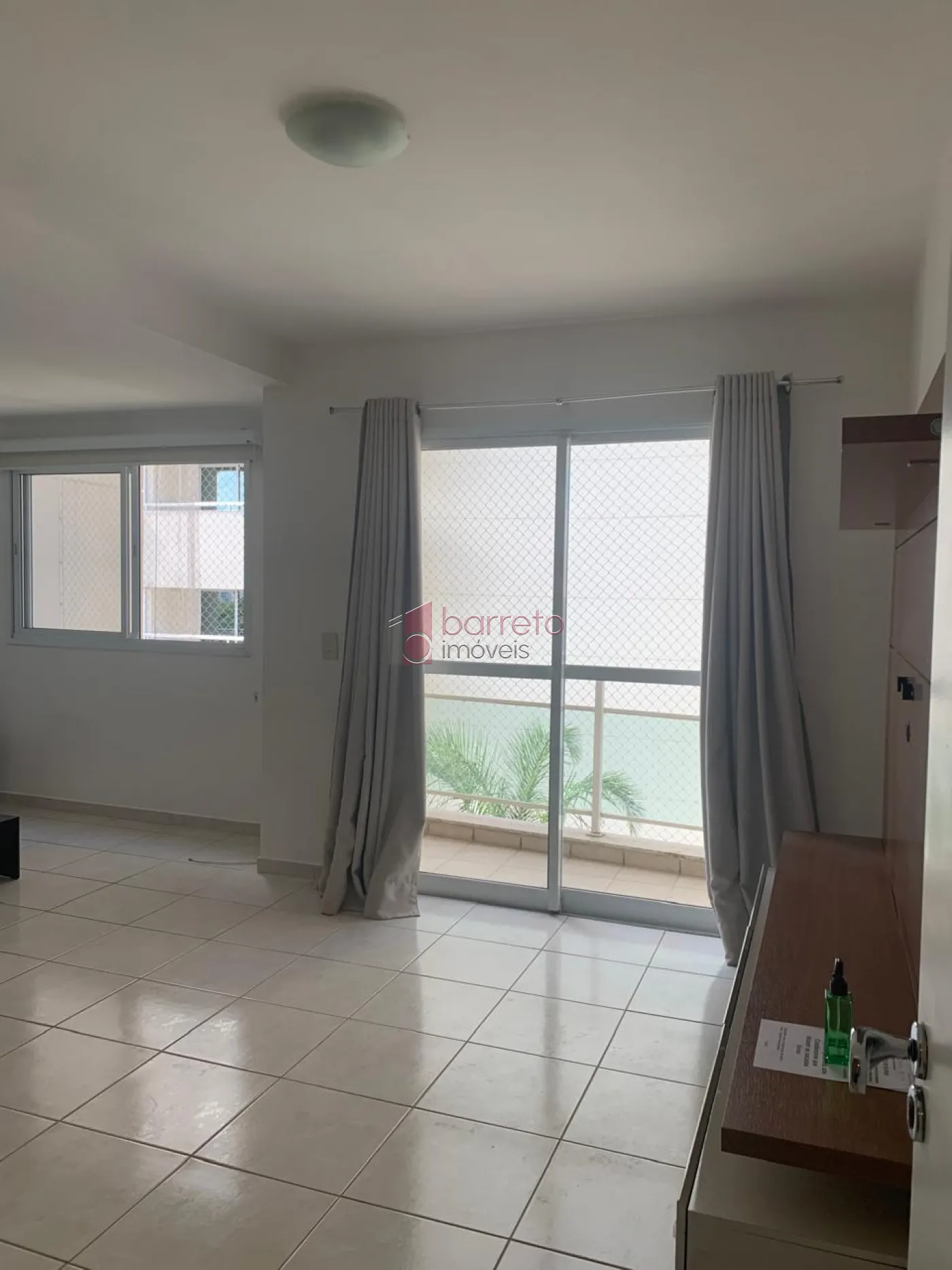 Comprar Apartamento / Flat em Jundiaí R$ 650.000,00 - Foto 2