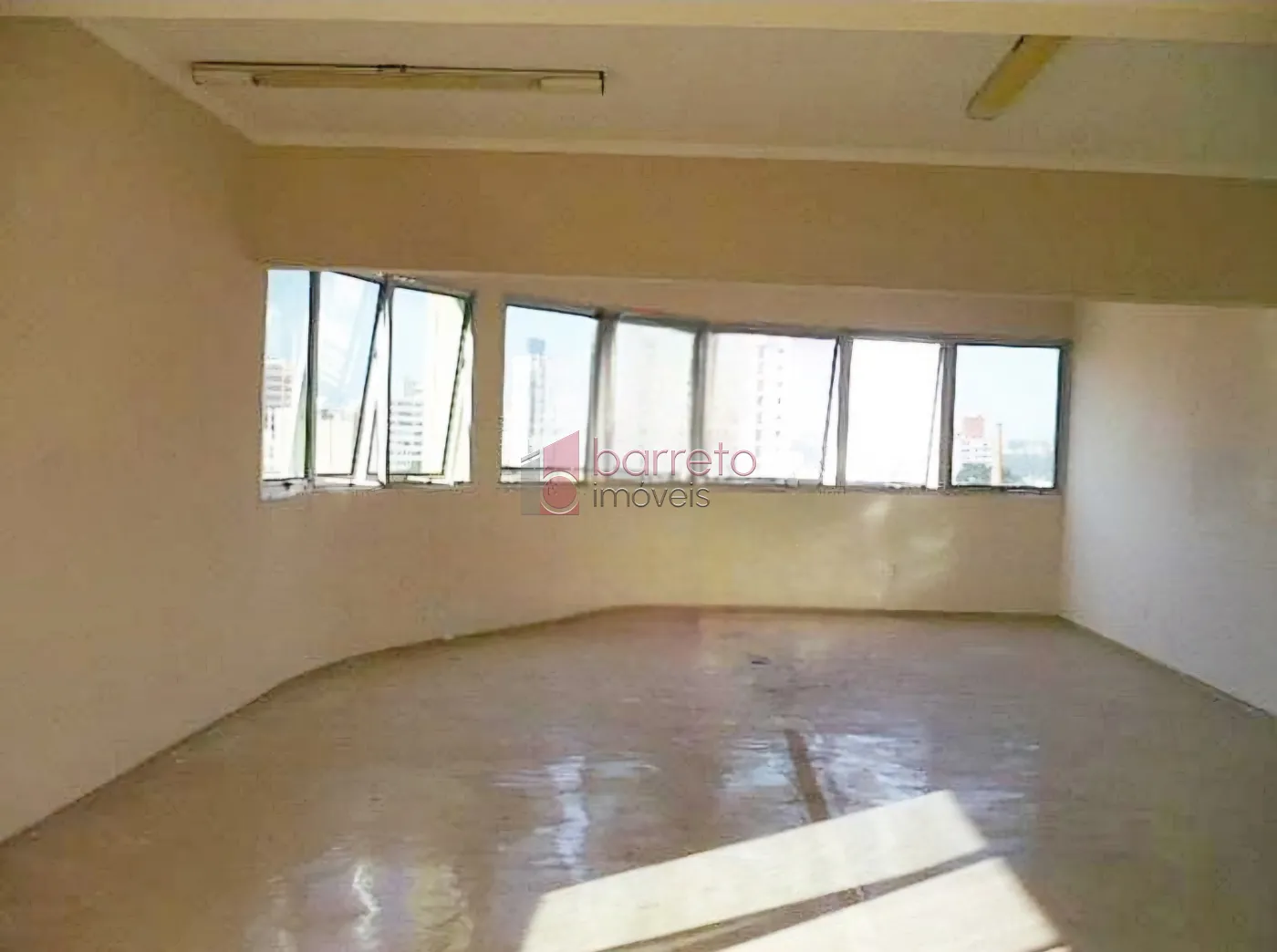 Alugar Comercial / Prédio em Jundiaí R$ 20.000,00 - Foto 2