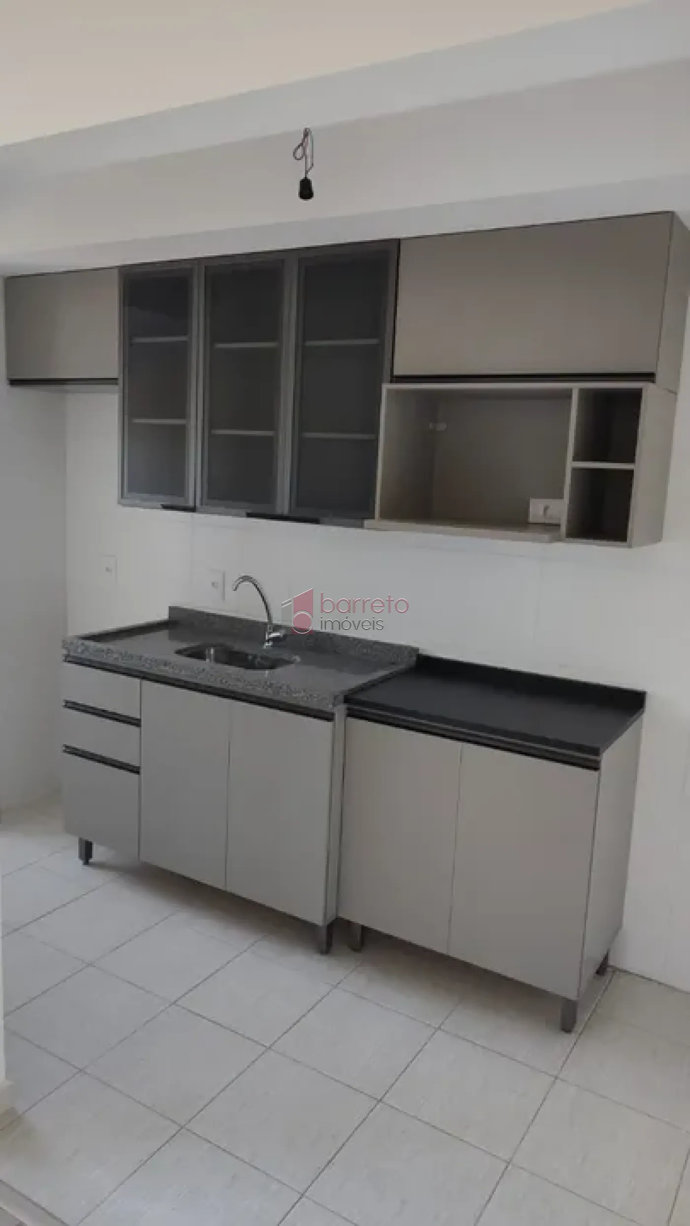 Comprar Apartamento / Padrão em Jundiaí R$ 360.000,00 - Foto 2