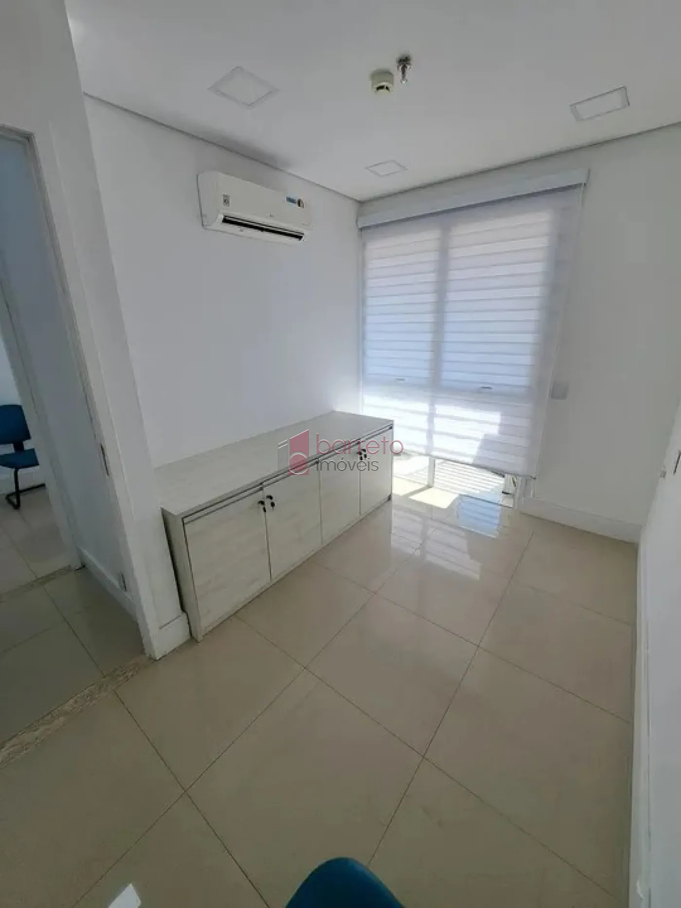 Alugar Comercial / Sala em Condomínio em Jundiaí R$ 1.700,00 - Foto 2