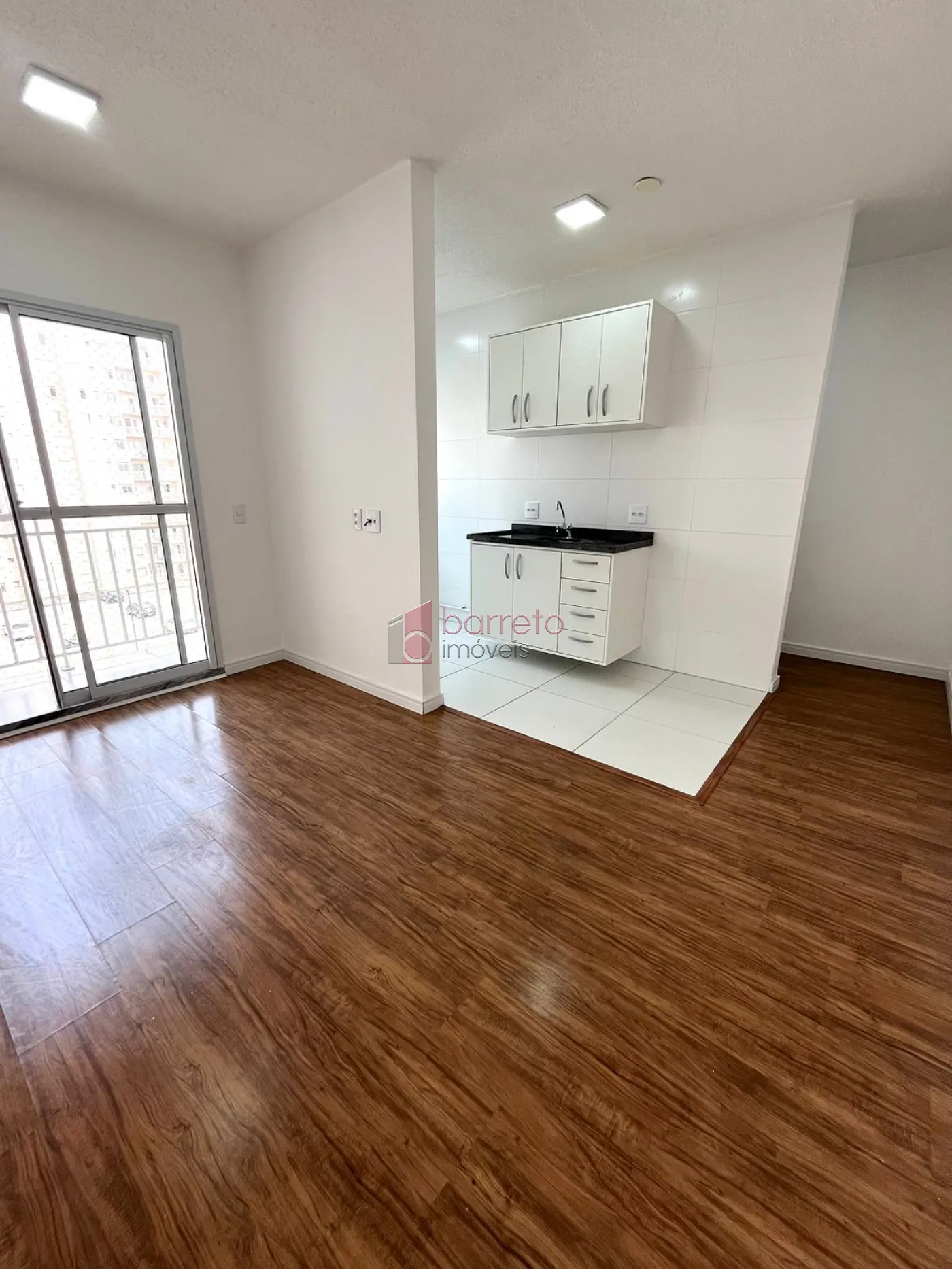 Alugar Apartamento / Padrão em Jundiaí R$ 1.900,00 - Foto 2