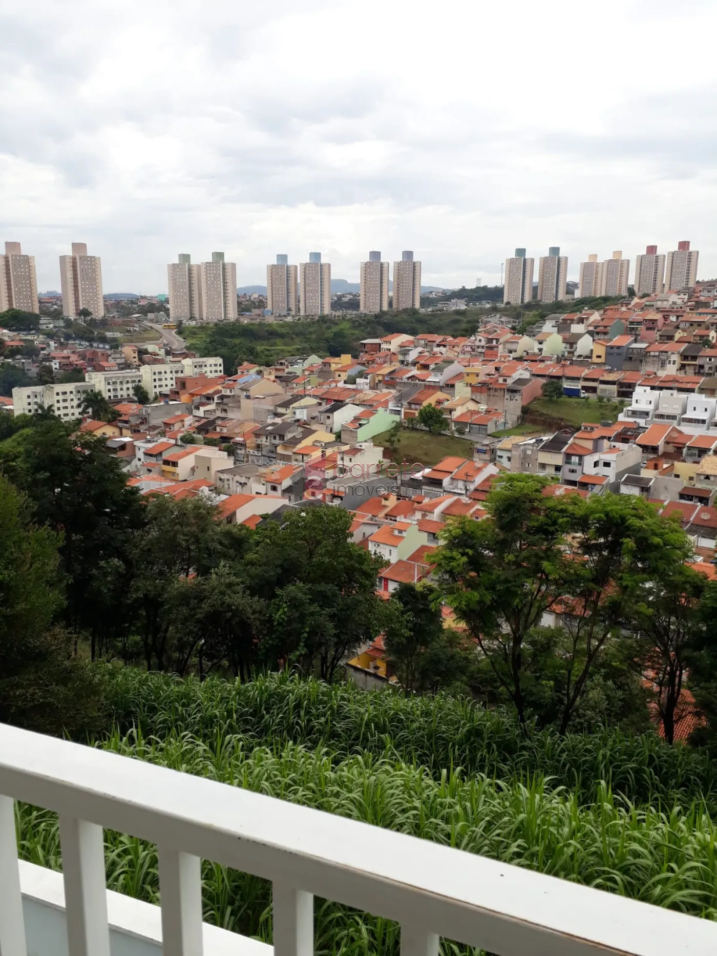 Comprar Apartamento / Padrão em Jundiaí R$ 300.000,00 - Foto 2