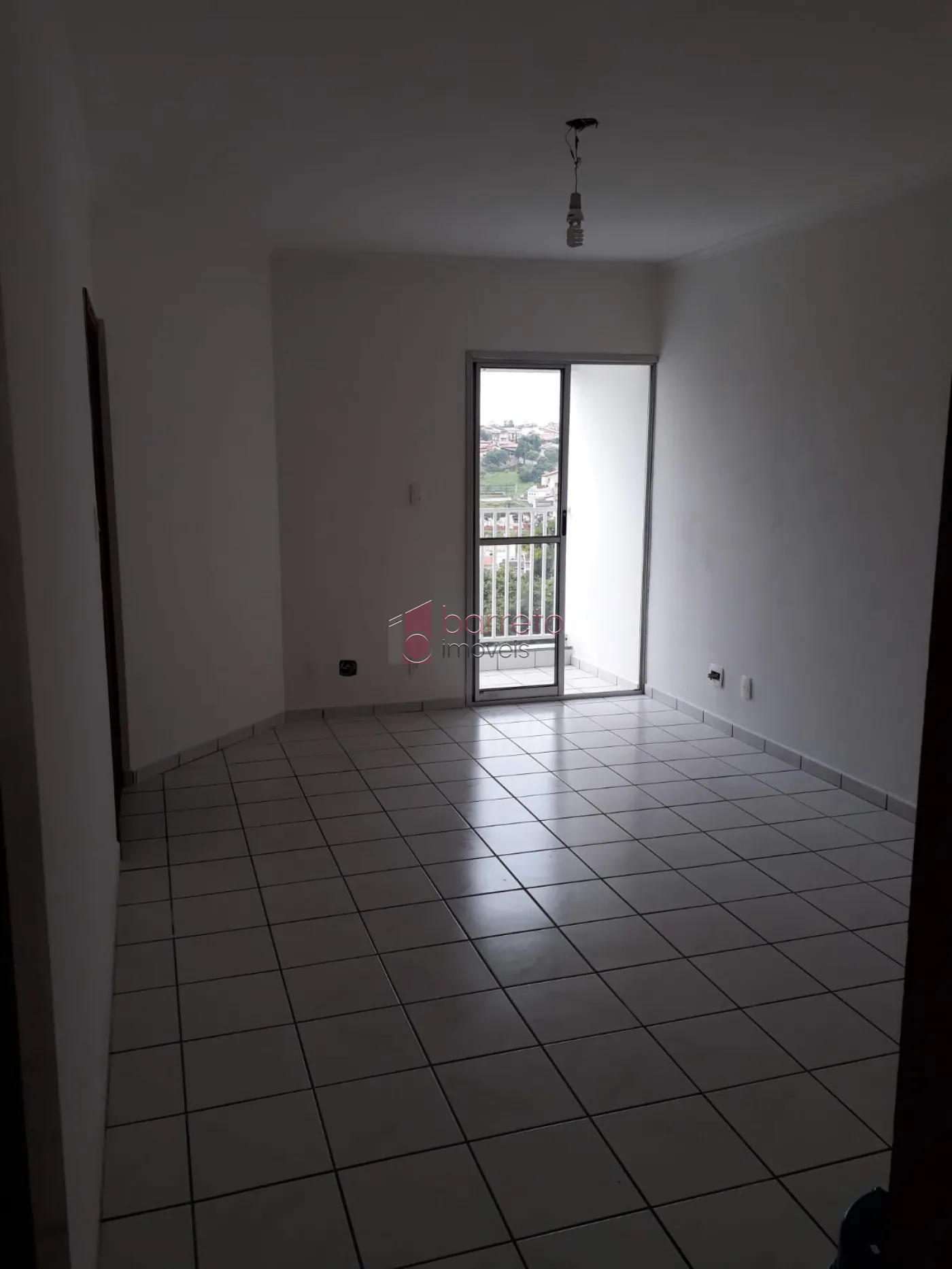 Comprar Apartamento / Padrão em Jundiaí R$ 300.000,00 - Foto 1