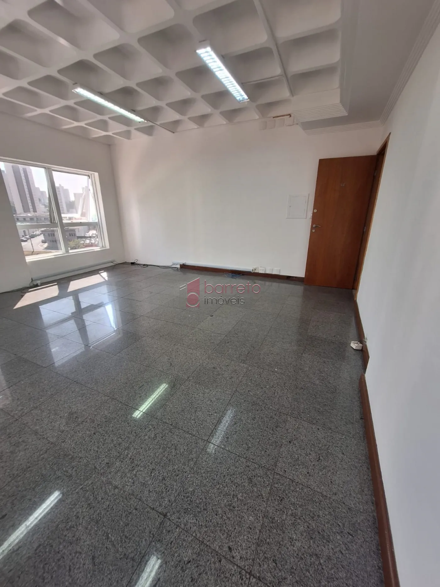 Alugar Comercial / Sala em Condomínio em Jundiaí R$ 2.500,00 - Foto 5