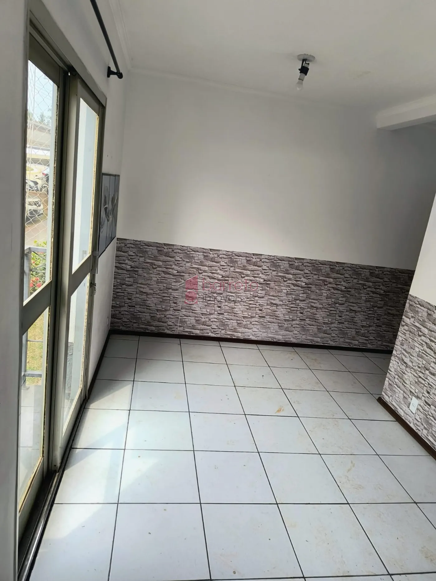 Comprar Apartamento / Padrão em Jundiaí R$ 320.000,00 - Foto 3