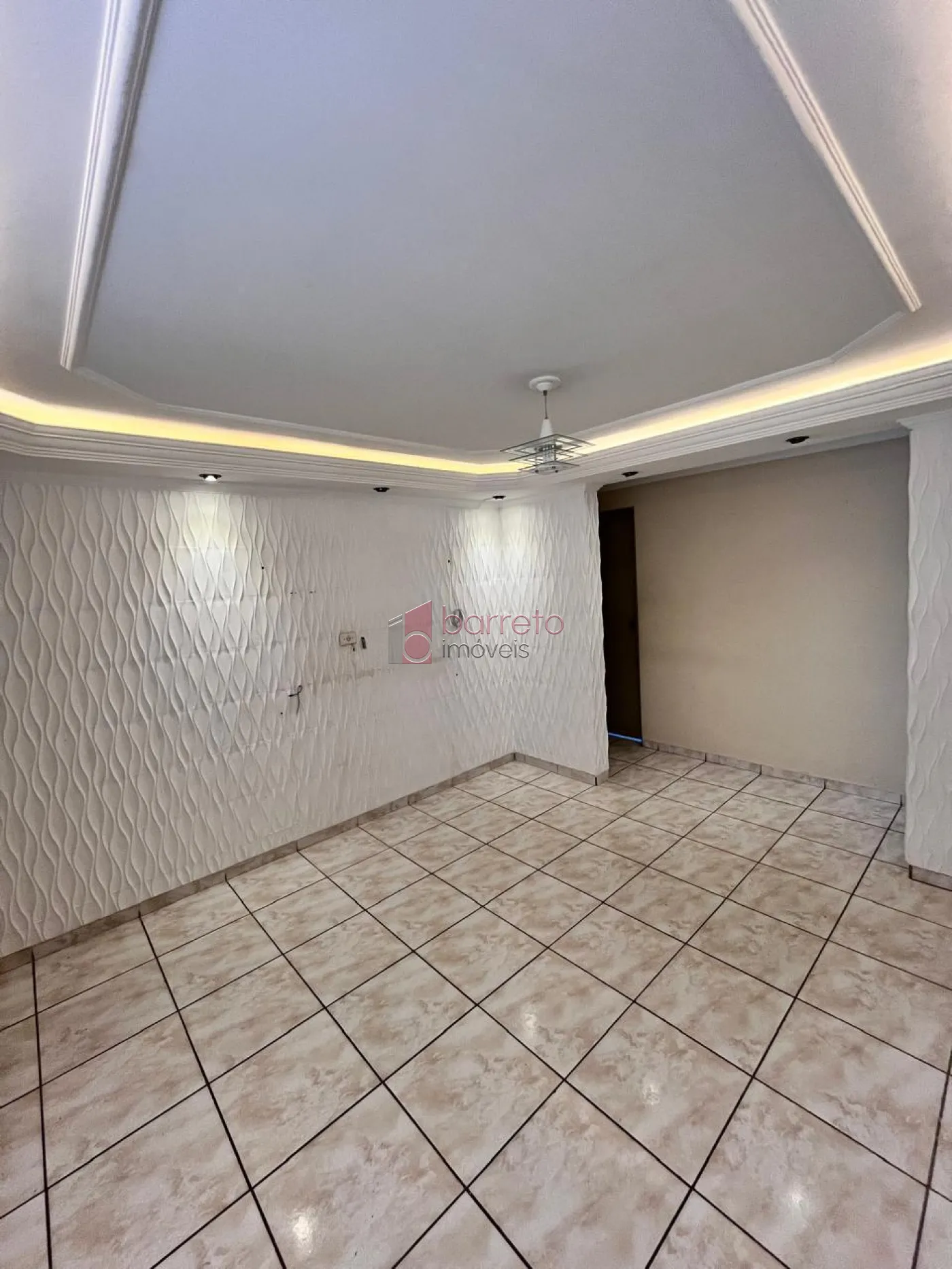 Comprar Apartamento / Padrão em Jundiaí R$ 240.000,00 - Foto 2