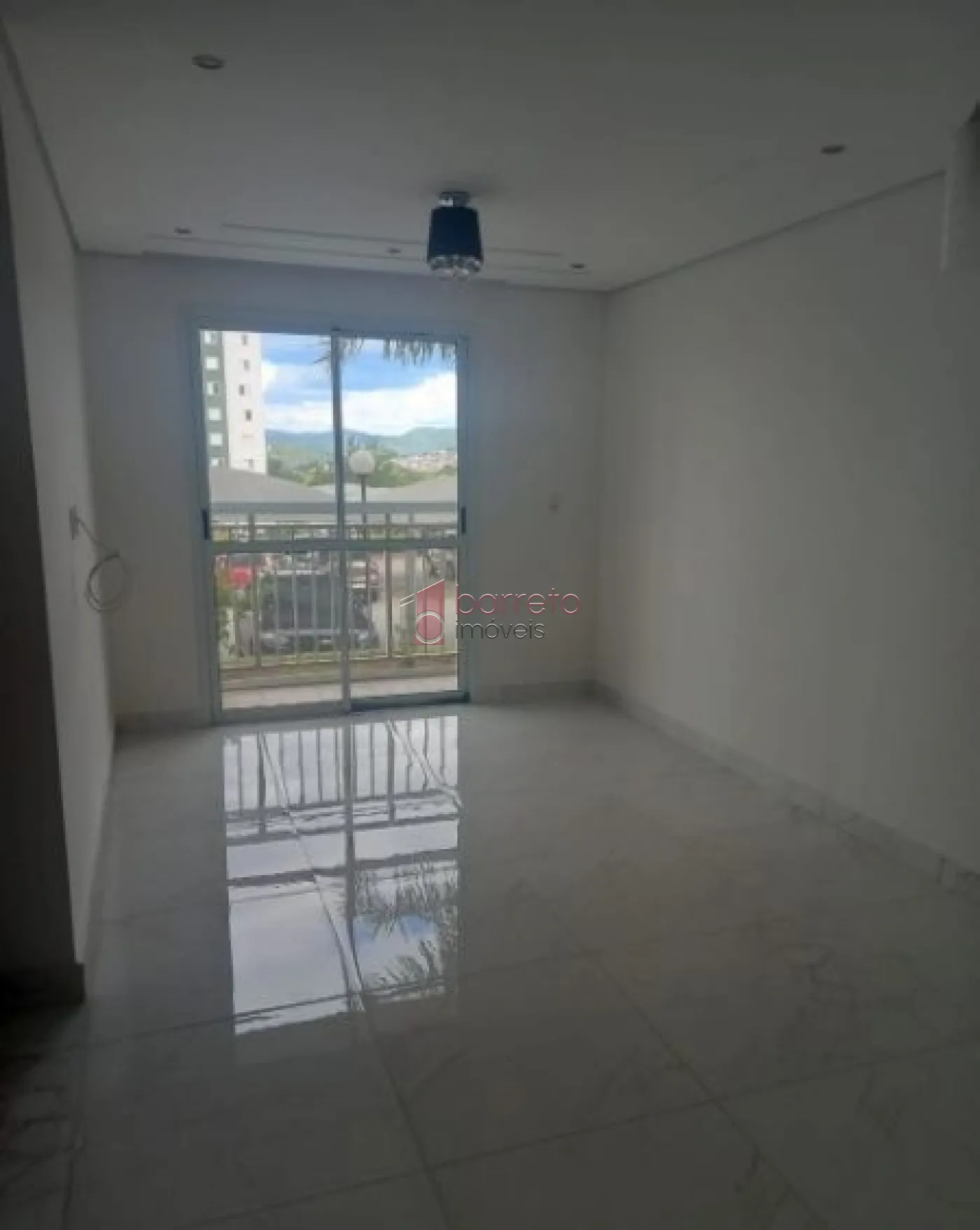 Comprar Apartamento / Padrão em Jundiaí R$ 330.000,00 - Foto 3